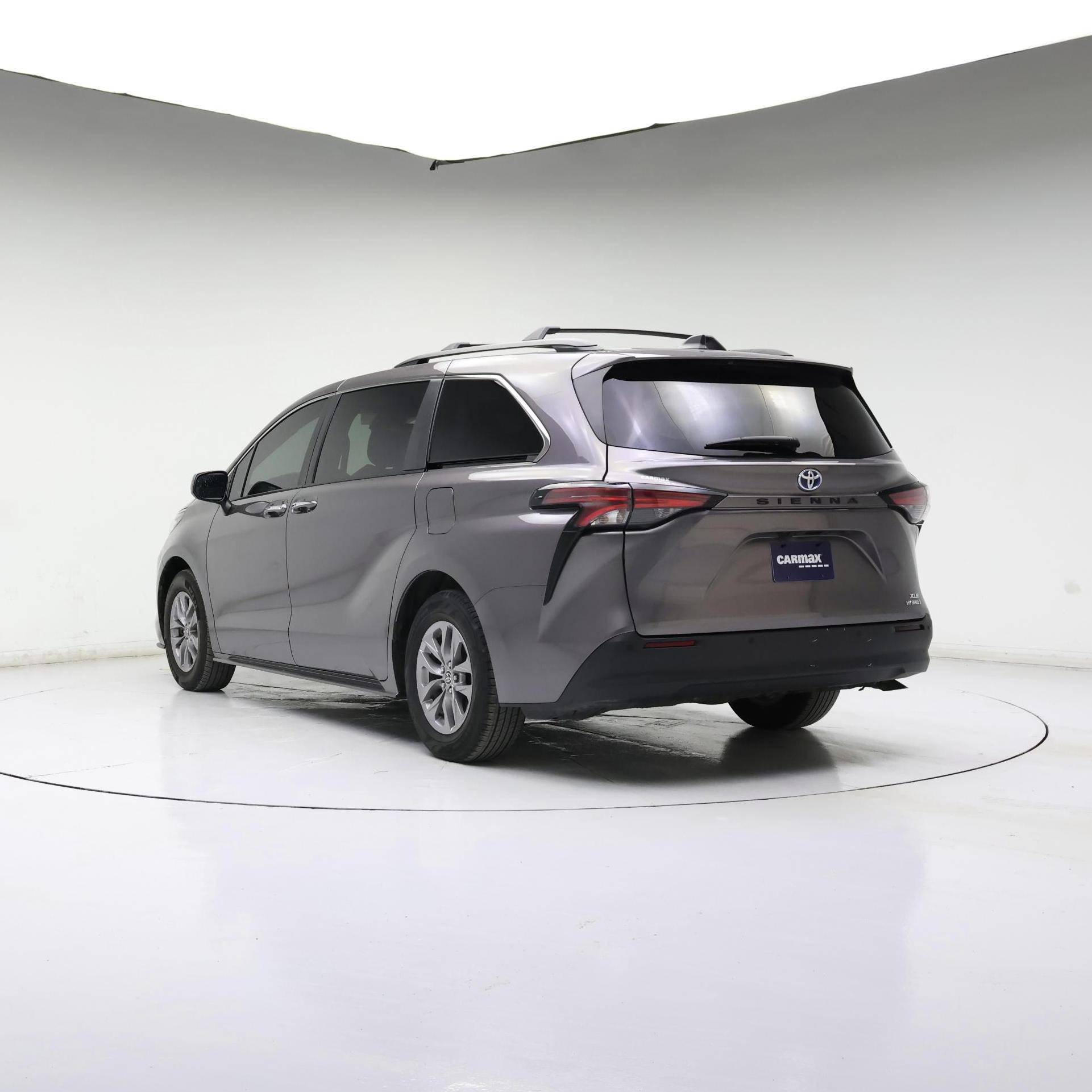 Thumbnail: 2022 Toyota Sienna - 2