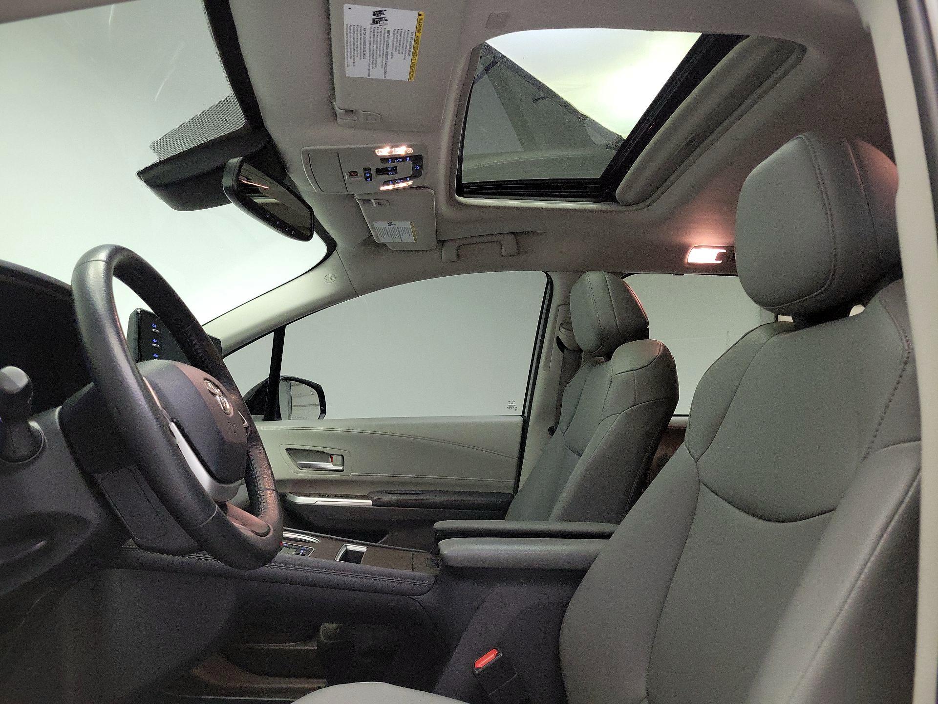 Thumbnail: 2022 Toyota Sienna - 19