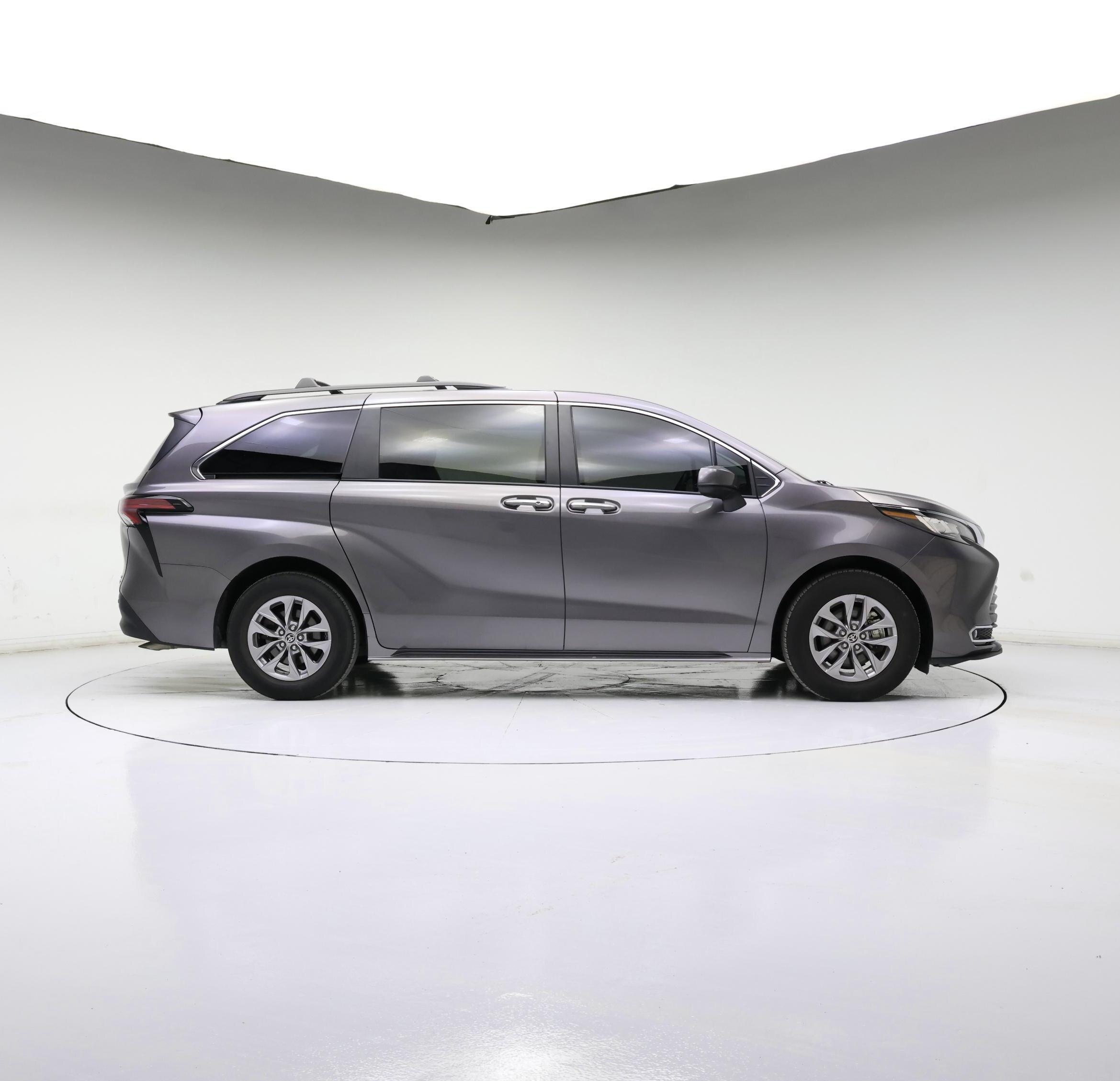 Thumbnail: 2022 Toyota Sienna - 7