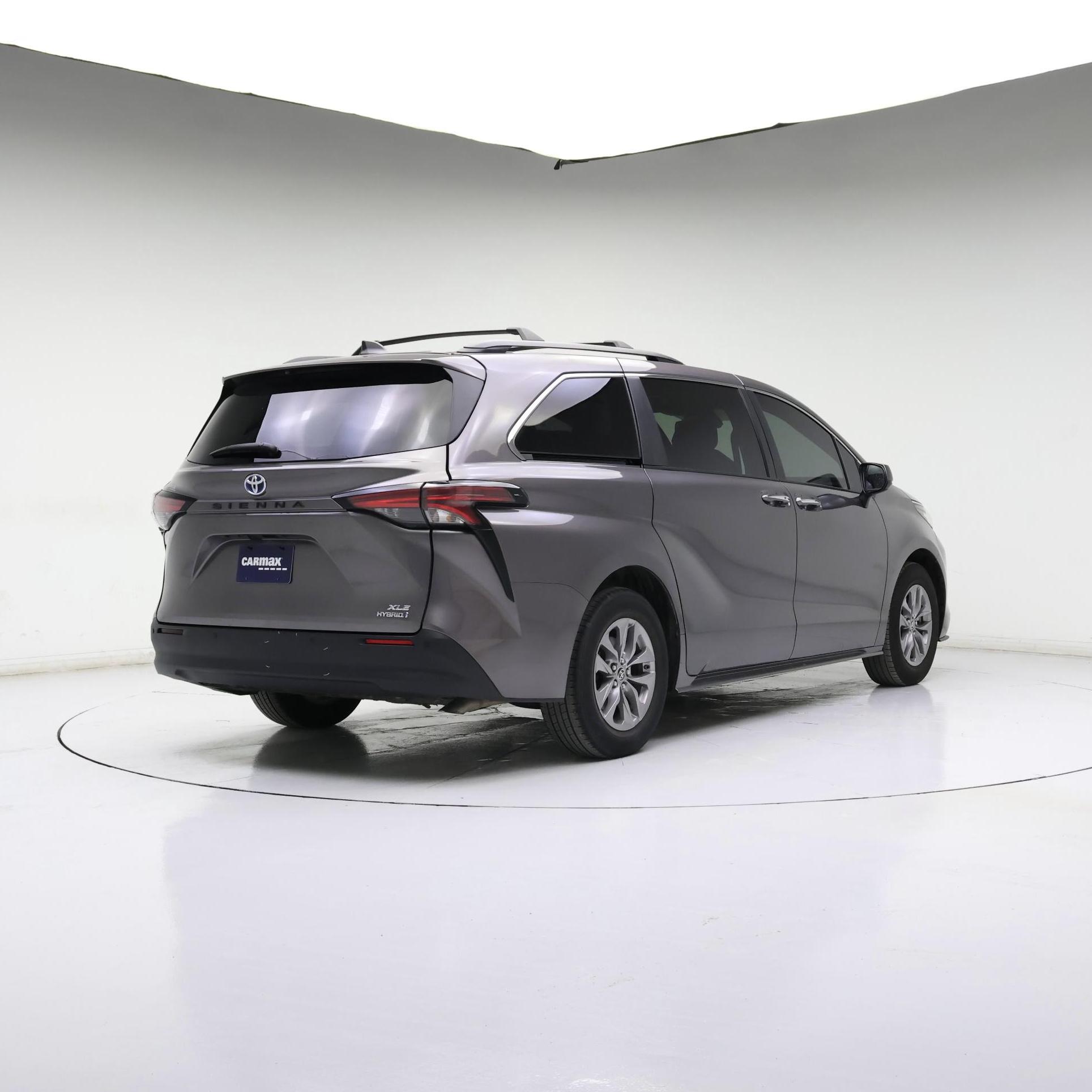 Thumbnail: 2022 Toyota Sienna - 8