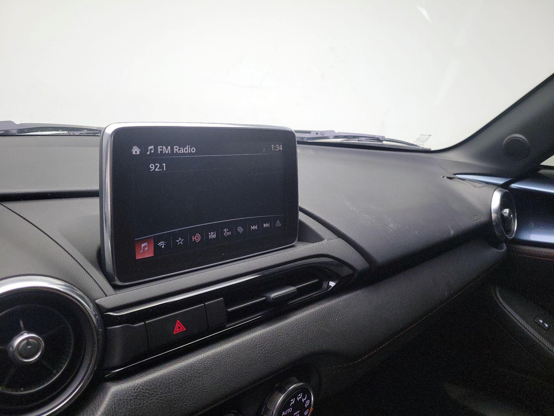 Thumbnail: 2016 Mazda MX-5 Miata - 15