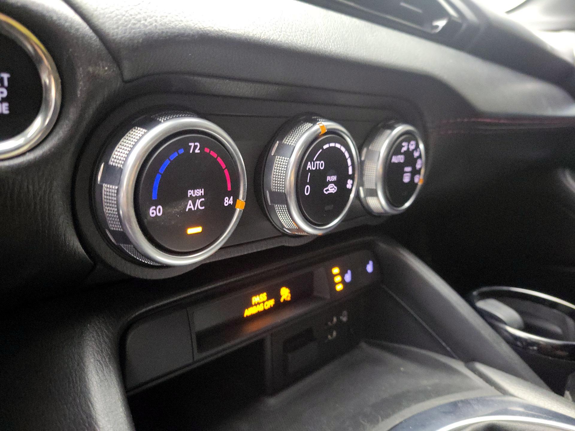 Thumbnail: 2016 Mazda MX-5 Miata - 16