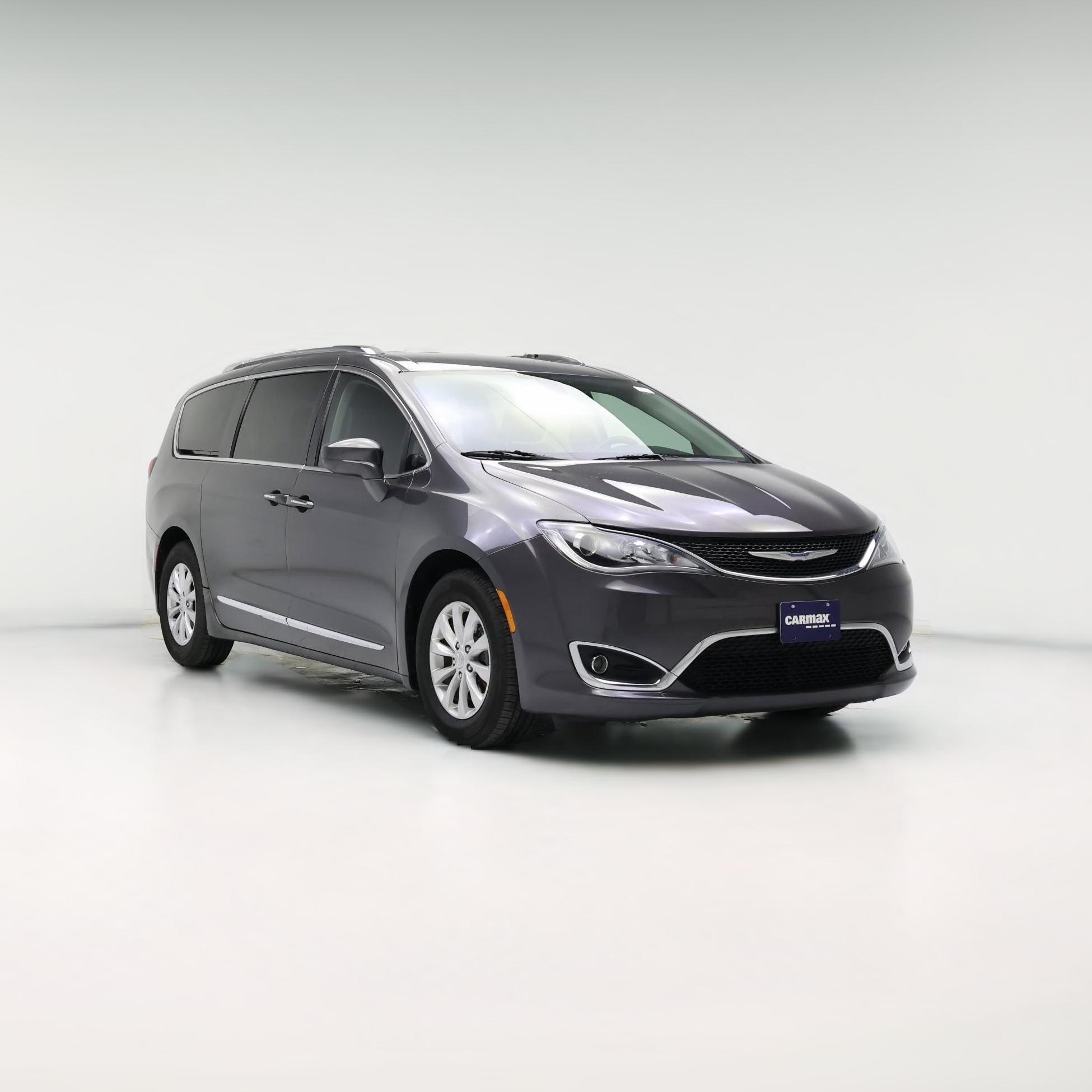 Thumbnail: 2018 Chrysler Pacifica - 1