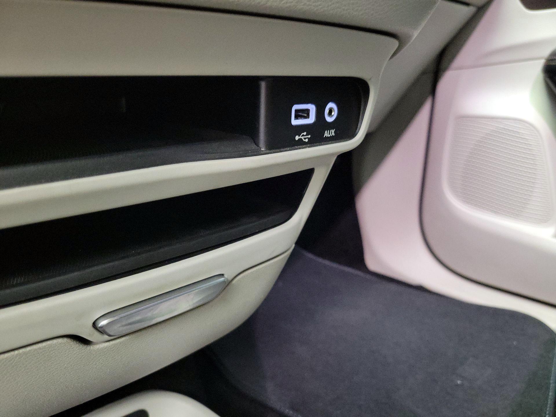 Thumbnail: 2018 Chrysler Pacifica - 18