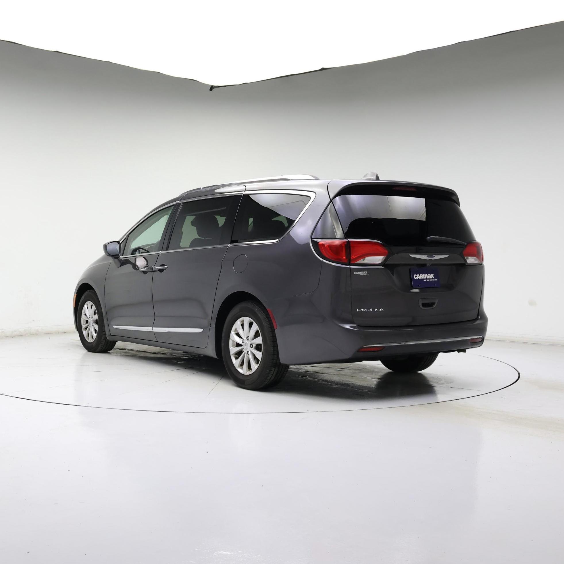 Thumbnail: 2018 Chrysler Pacifica - 2