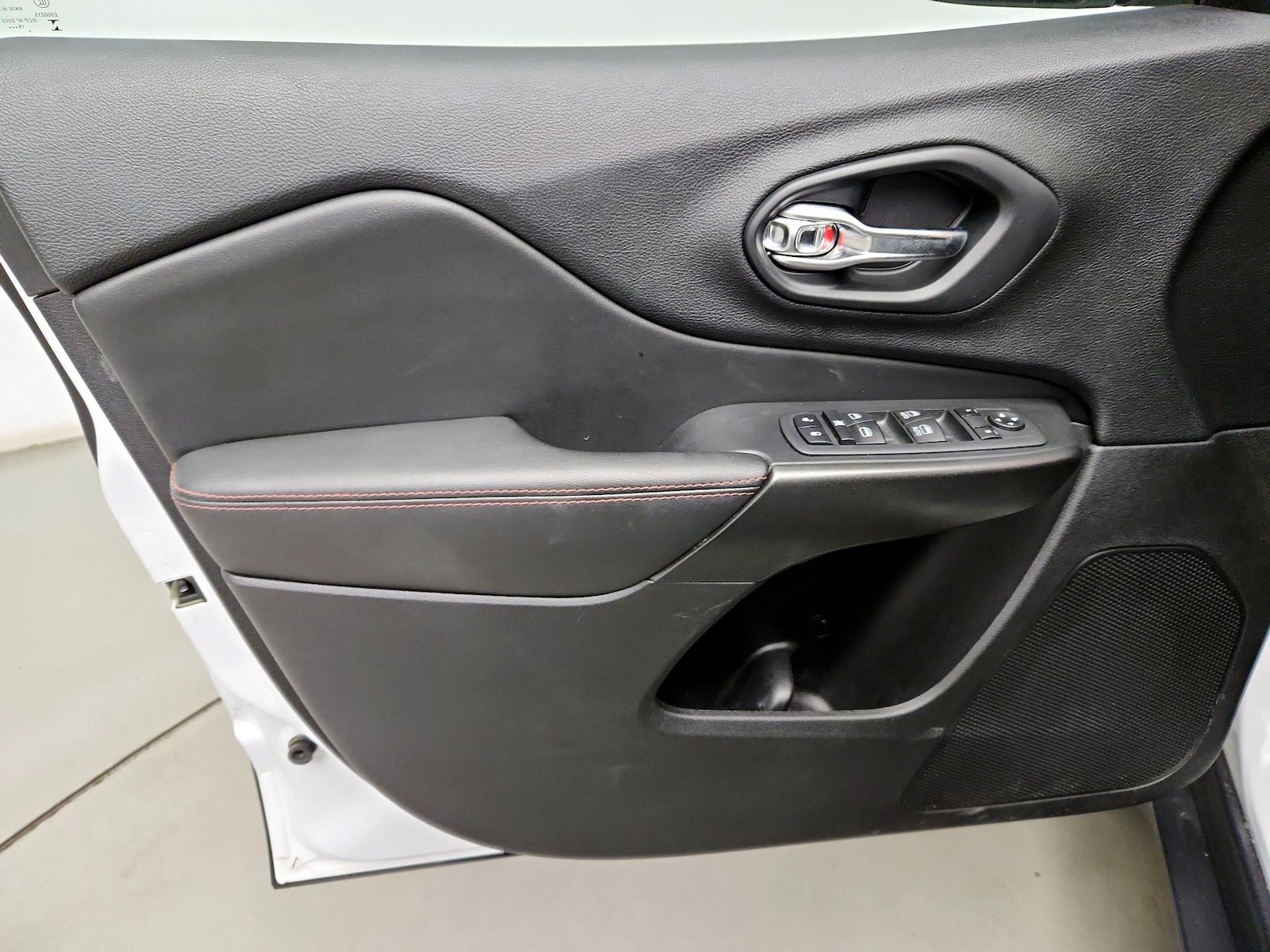 2020 Jeep Cherokee Trailhawk - Photo 13