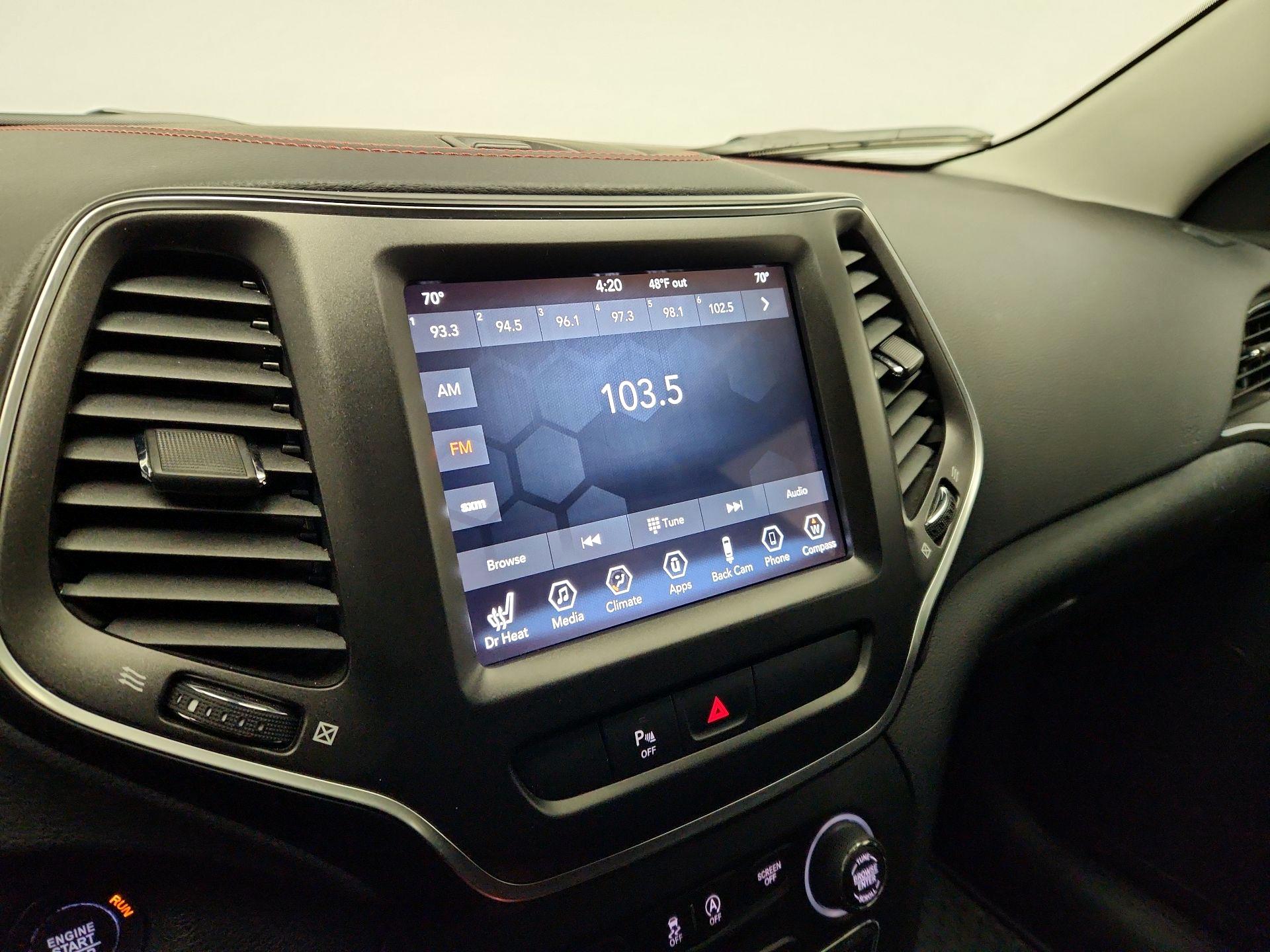 Thumbnail: 2020 Jeep Cherokee - 15