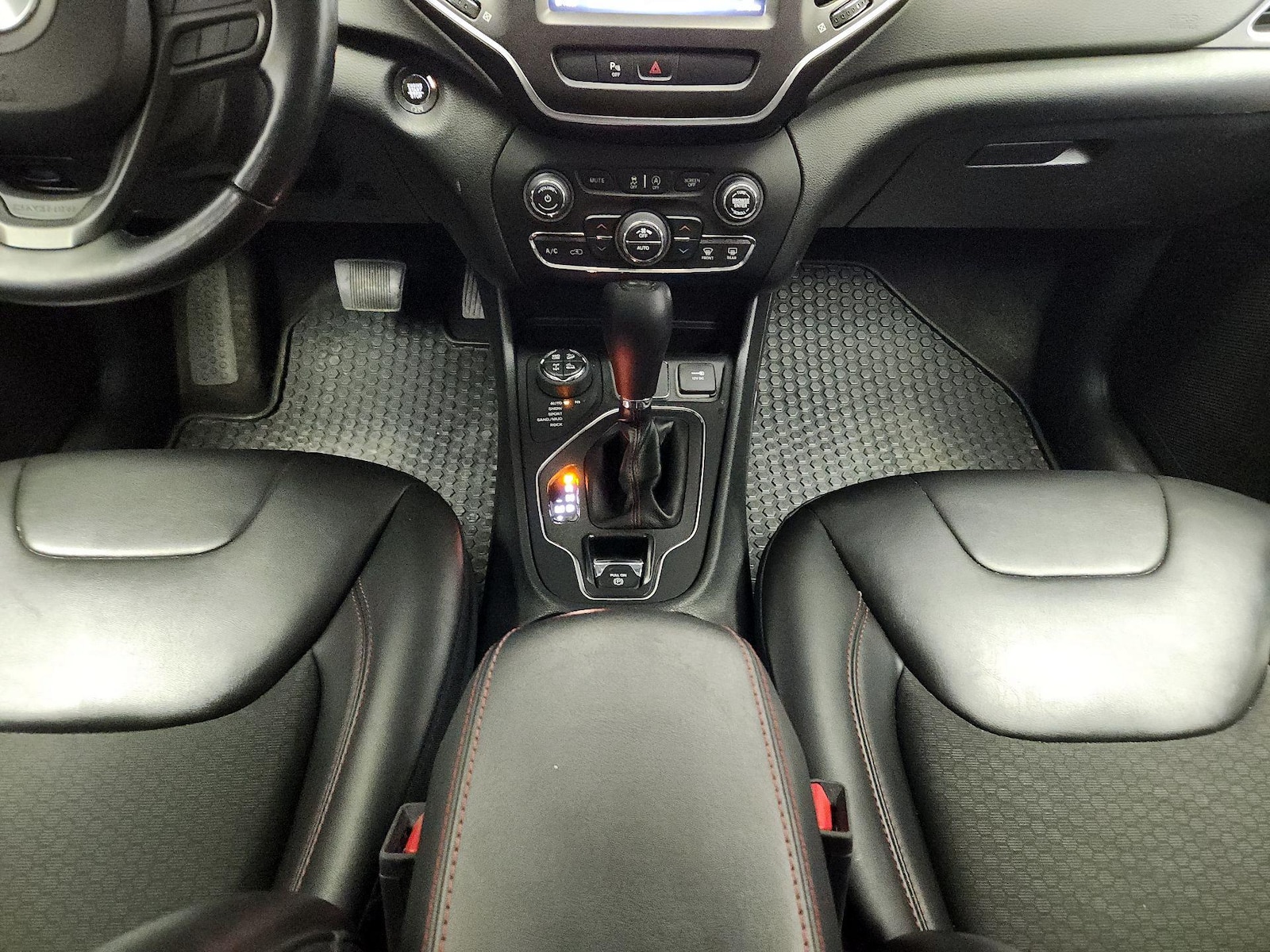 2020 Jeep Cherokee Trailhawk - Photo 18