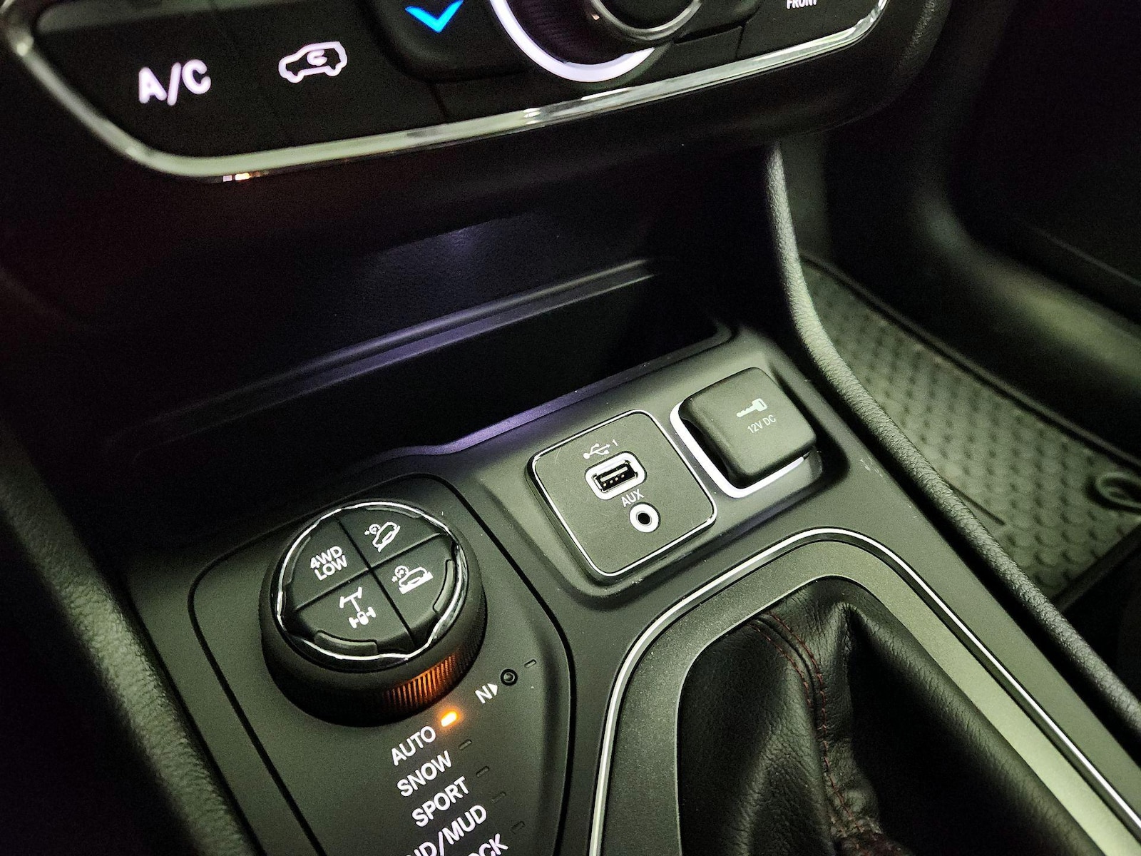 2020 Jeep Cherokee Trailhawk - Photo 19
