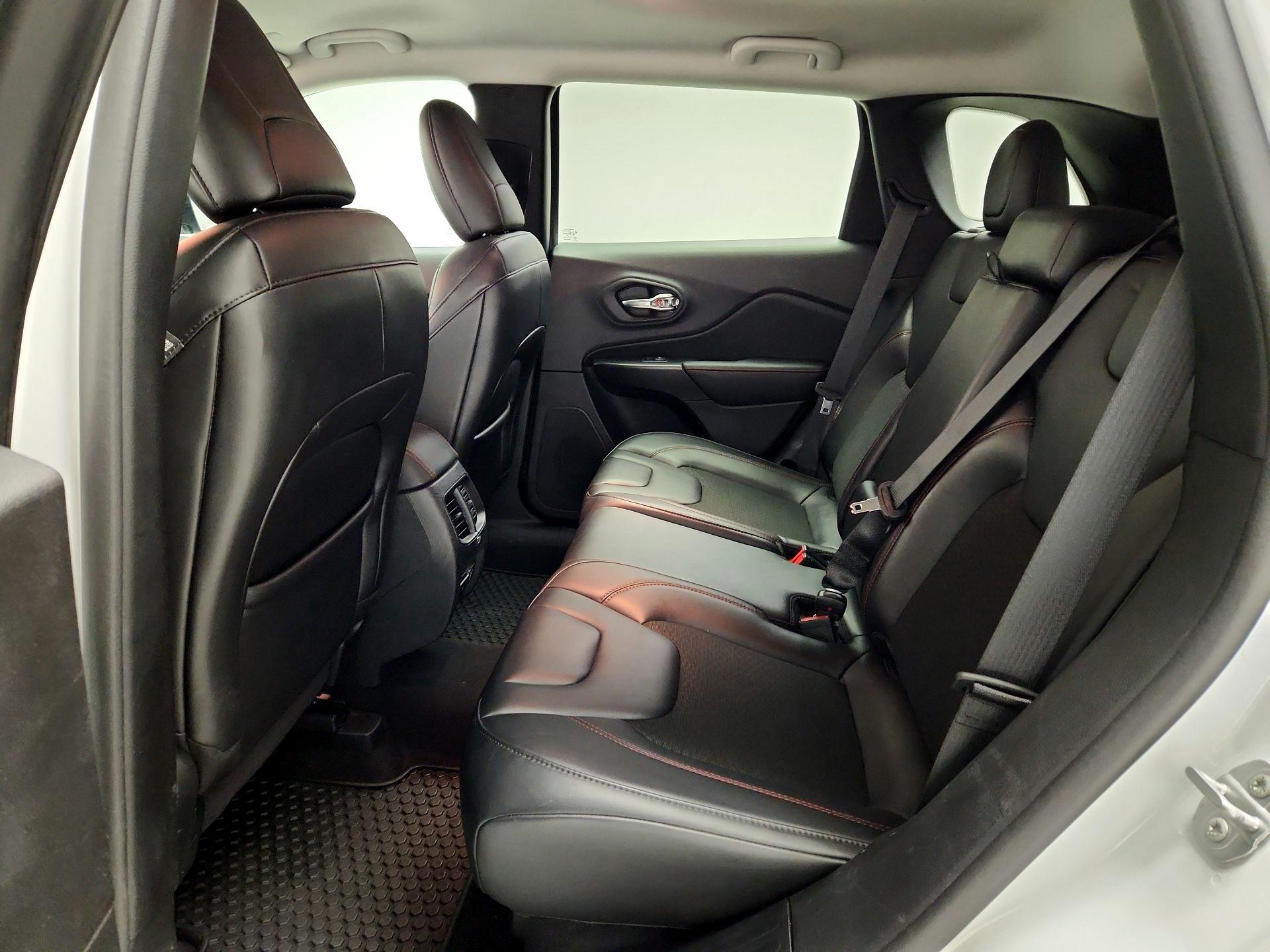 Thumbnail: 2020 Jeep Cherokee - 19