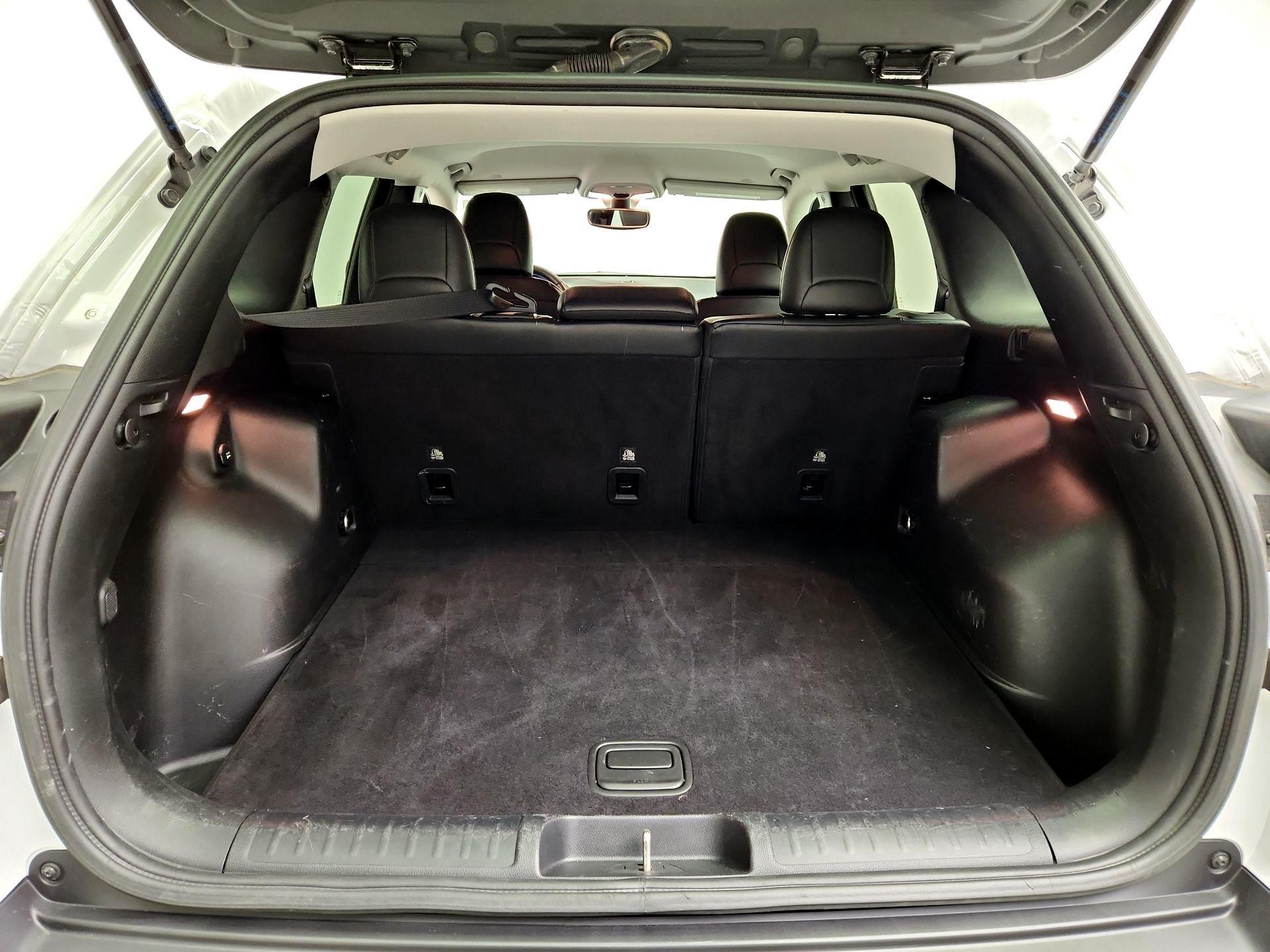 Thumbnail: 2020 Jeep Cherokee - 20