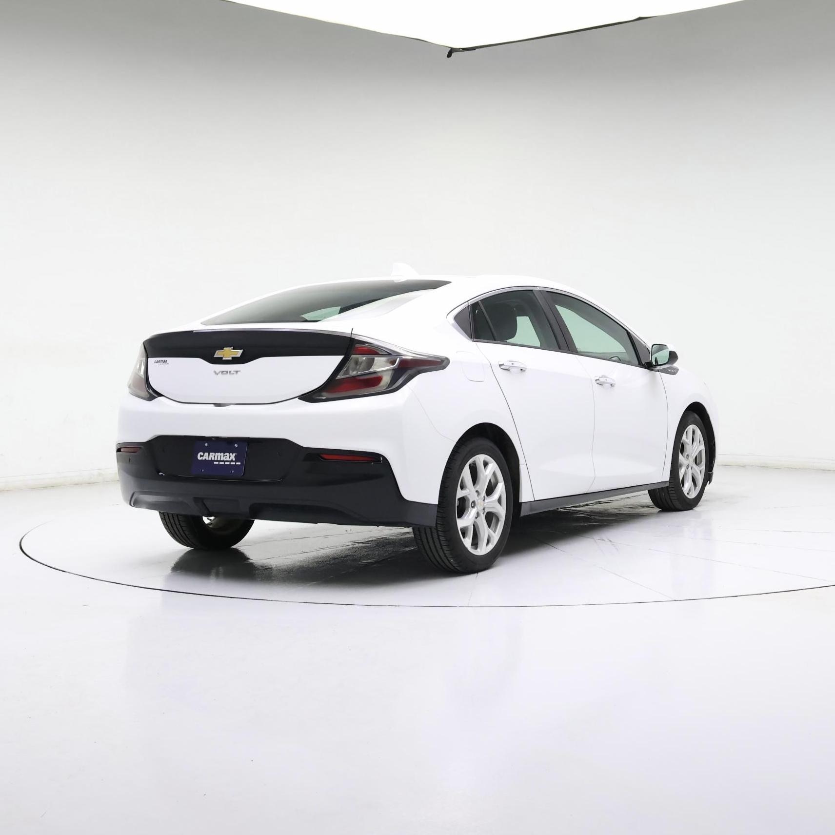 Thumbnail: 2017 Chevrolet Volt - 8