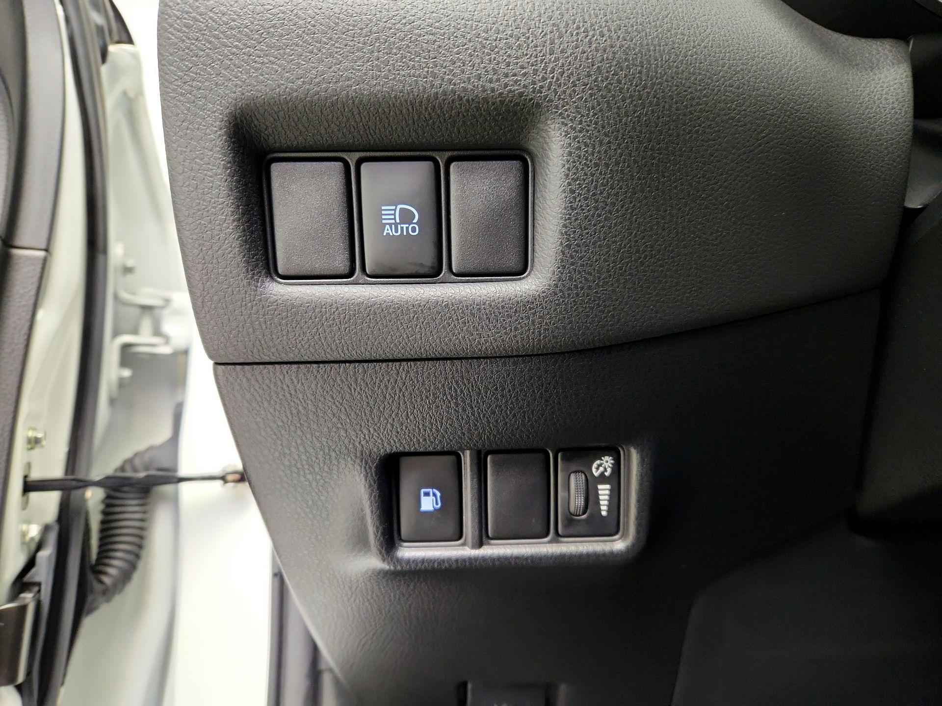 Thumbnail: 2021 Toyota C-HR - 13