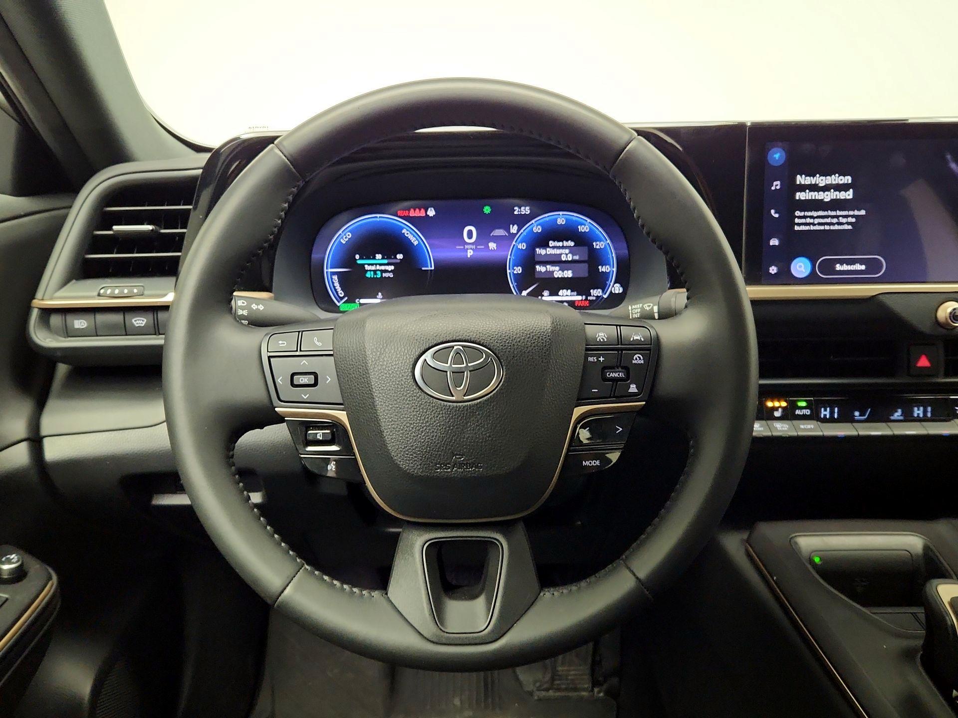 Thumbnail: 2023 Toyota Crown - 10