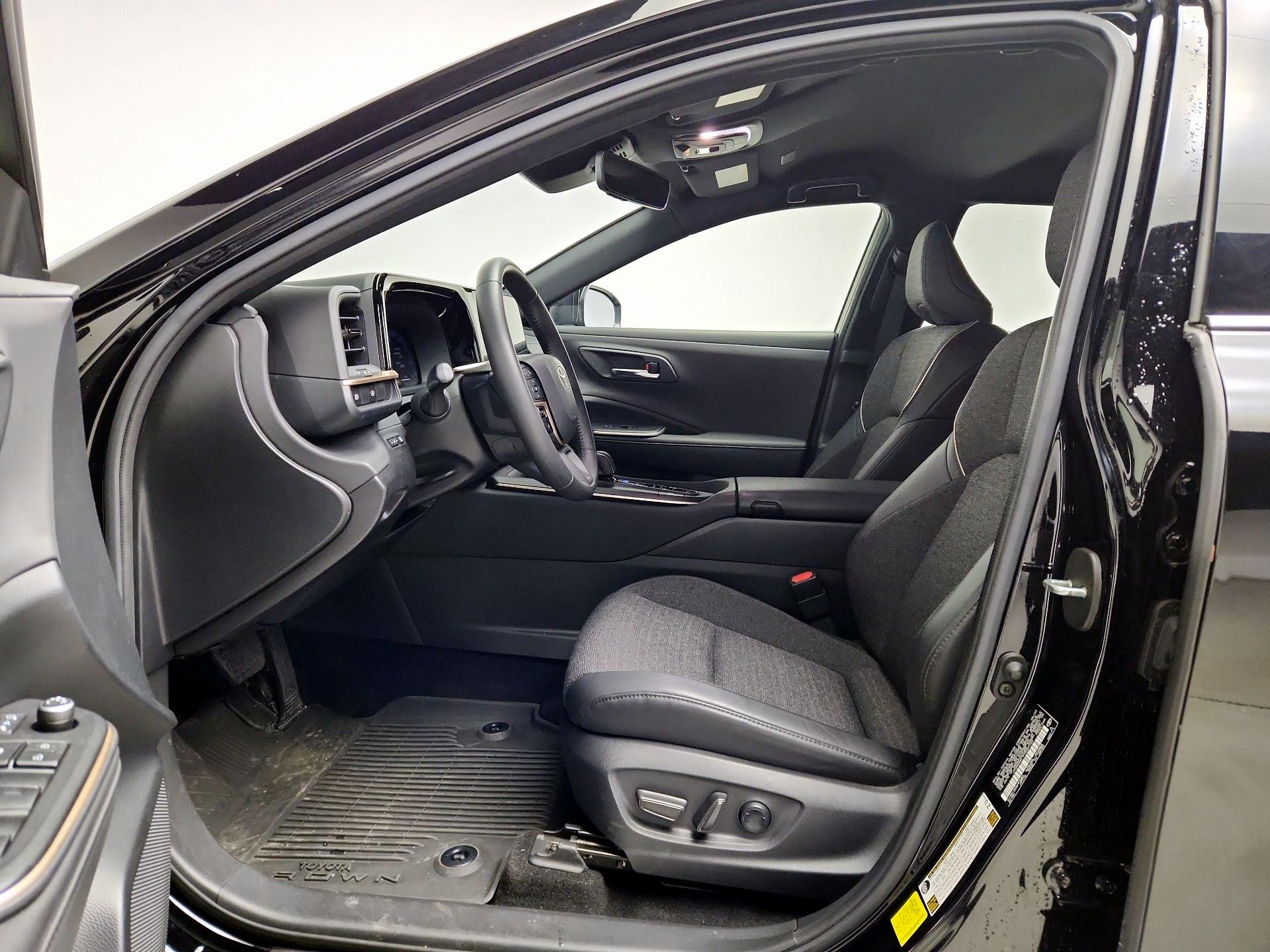 Thumbnail: 2023 Toyota Crown - 11