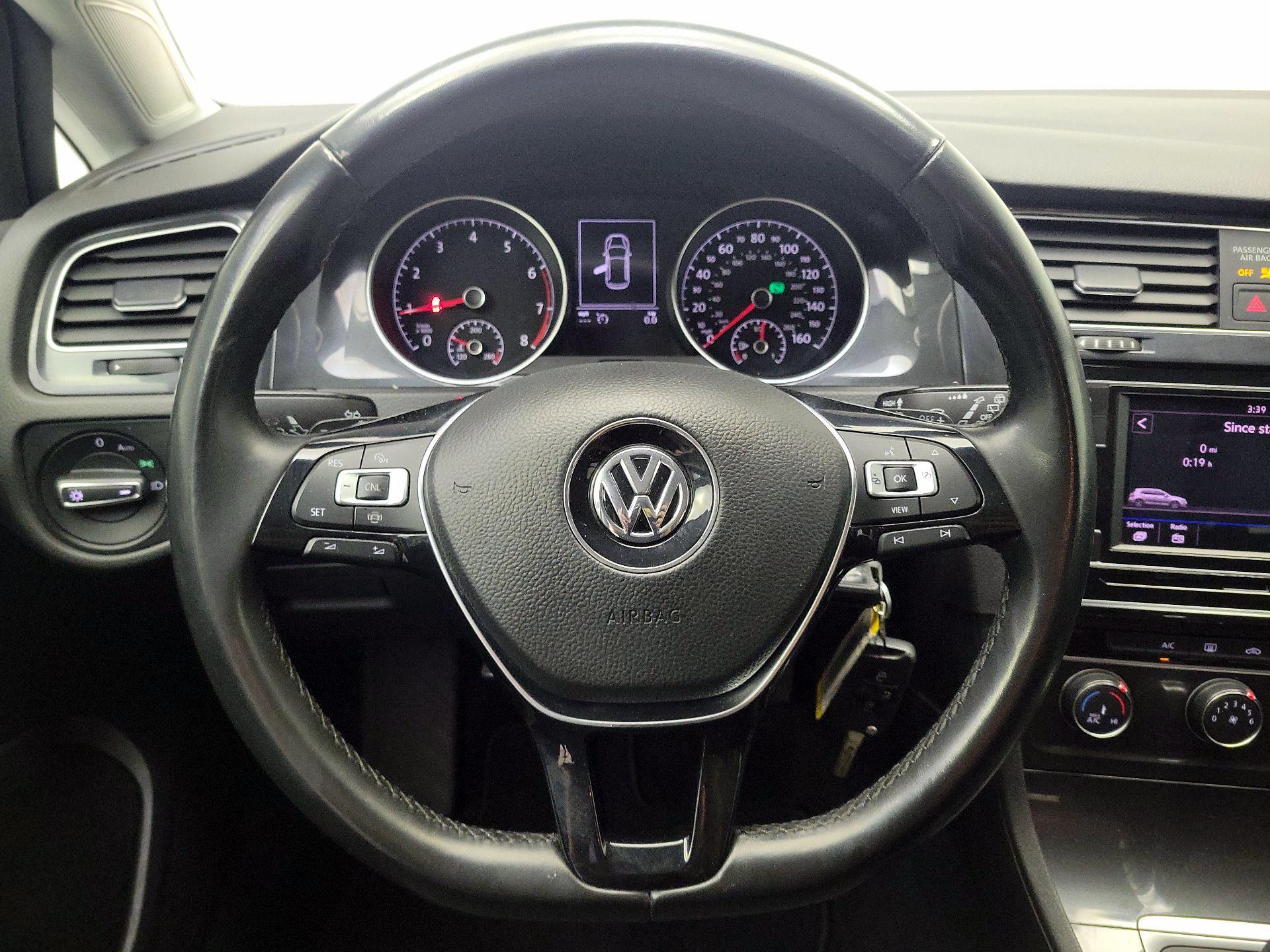 Thumbnail: 2019 Volkswagen Golf - 10