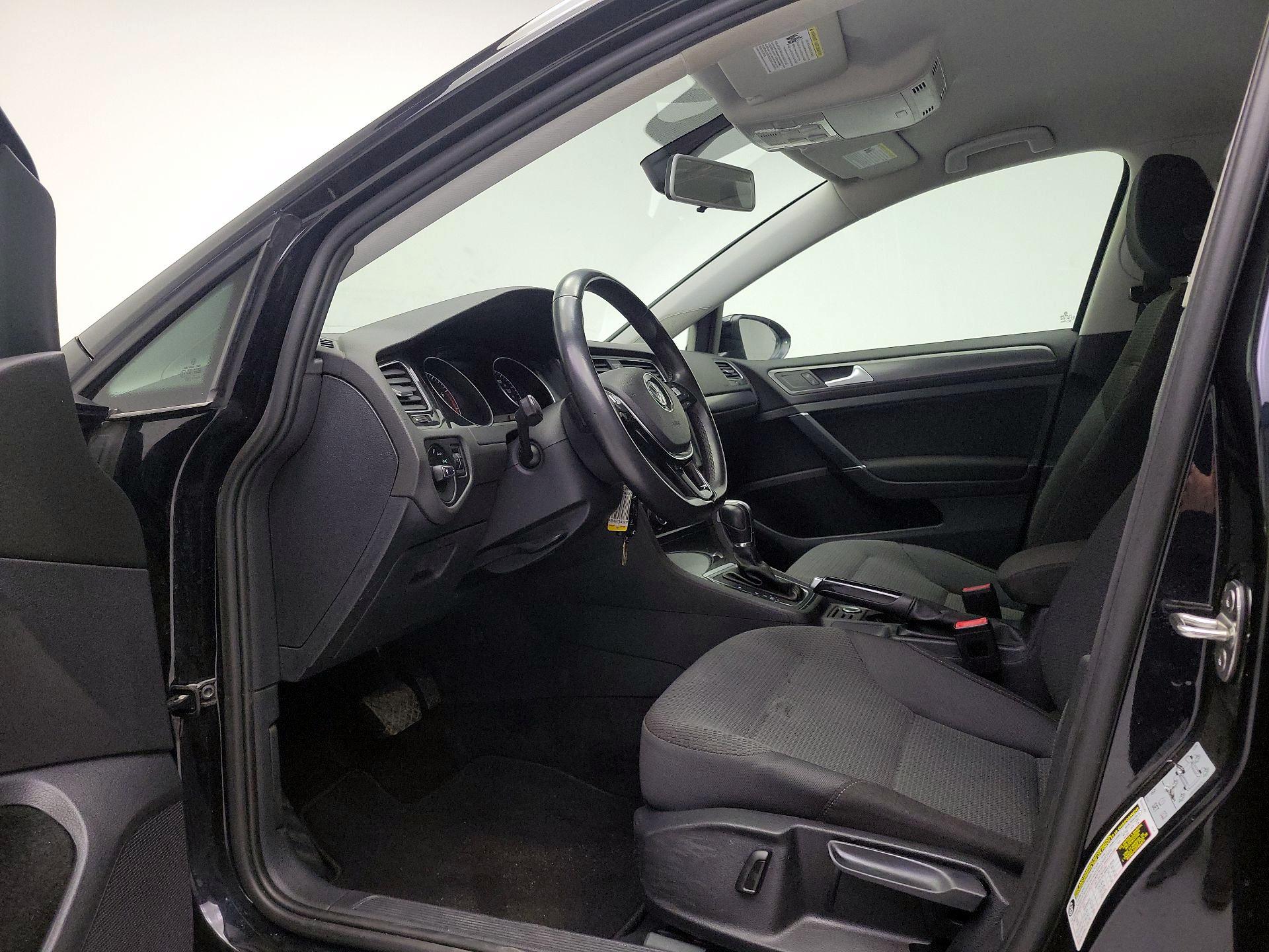 Thumbnail: 2019 Volkswagen Golf - 11