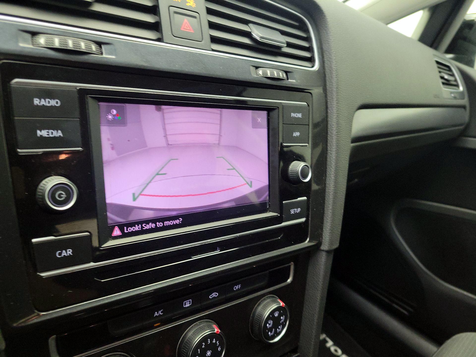 Thumbnail: 2019 Volkswagen Golf - 14