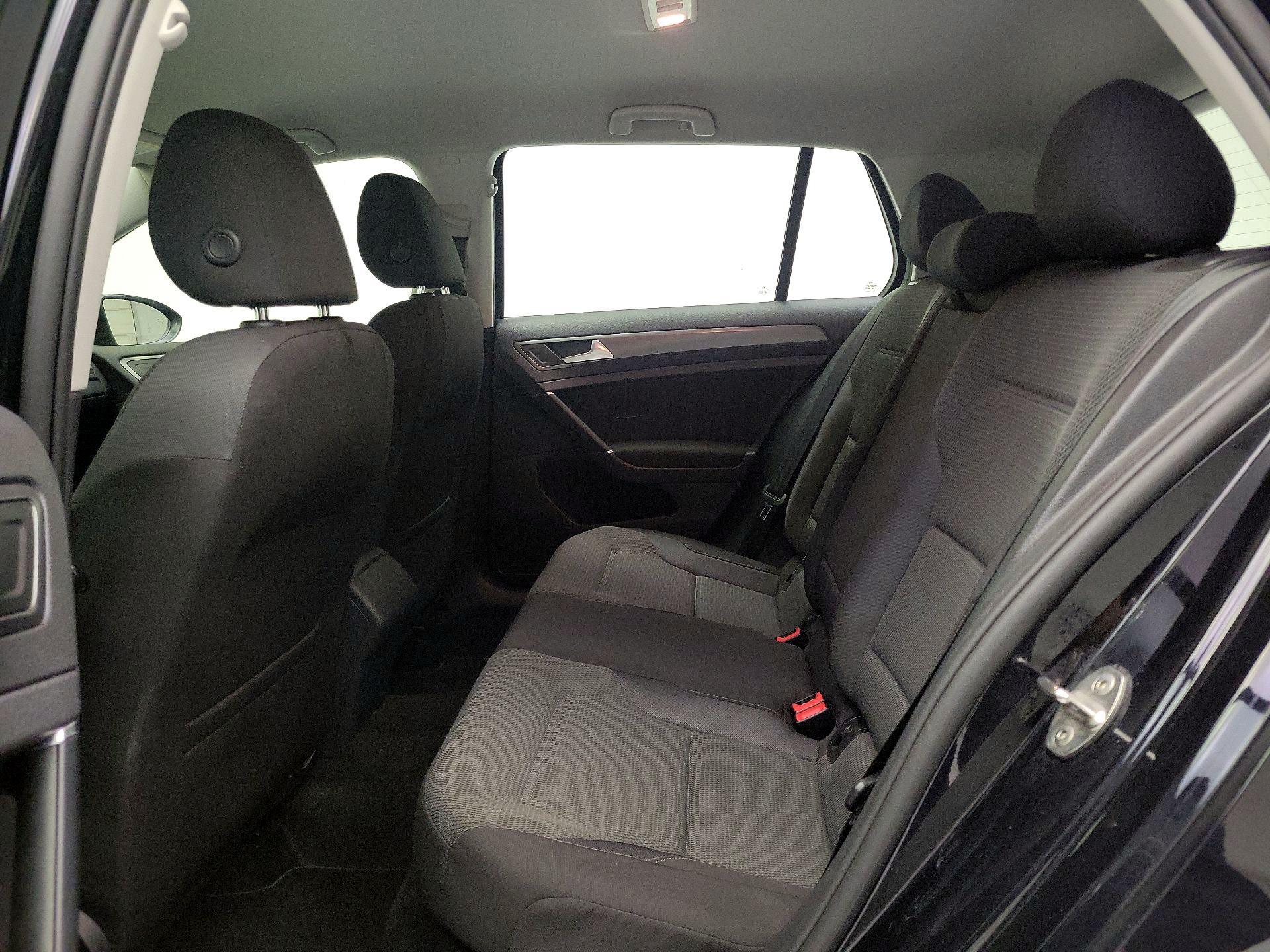 Thumbnail: 2019 Volkswagen Golf - 19