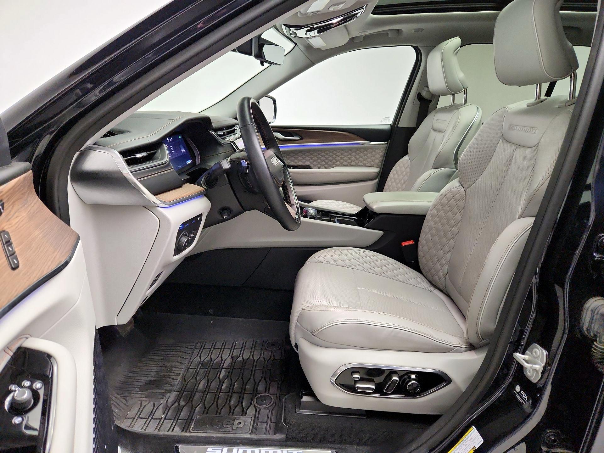 Thumbnail: 2022 Jeep Grand Cherokee - 11