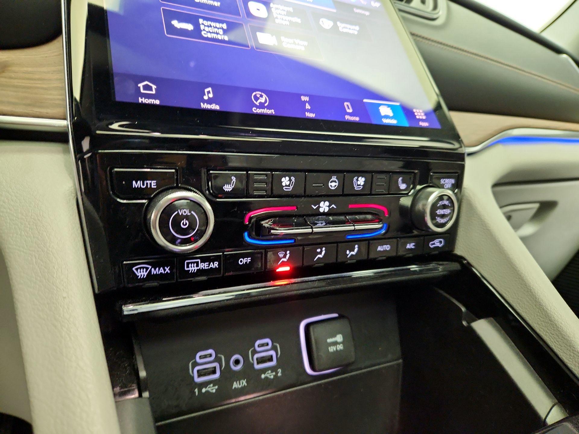 Thumbnail: 2022 Jeep Grand Cherokee - 17