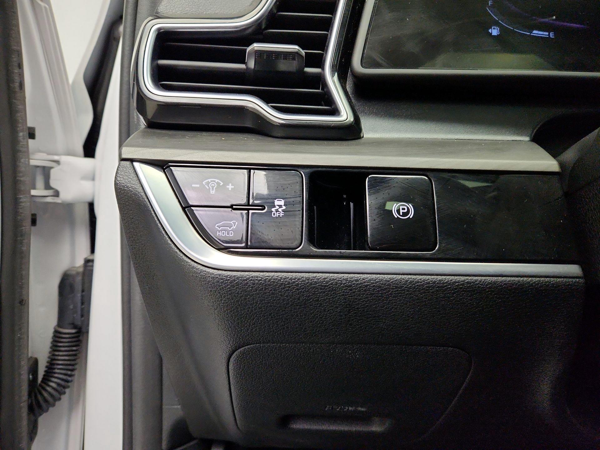 Thumbnail: 2023 Kia Sportage - 13