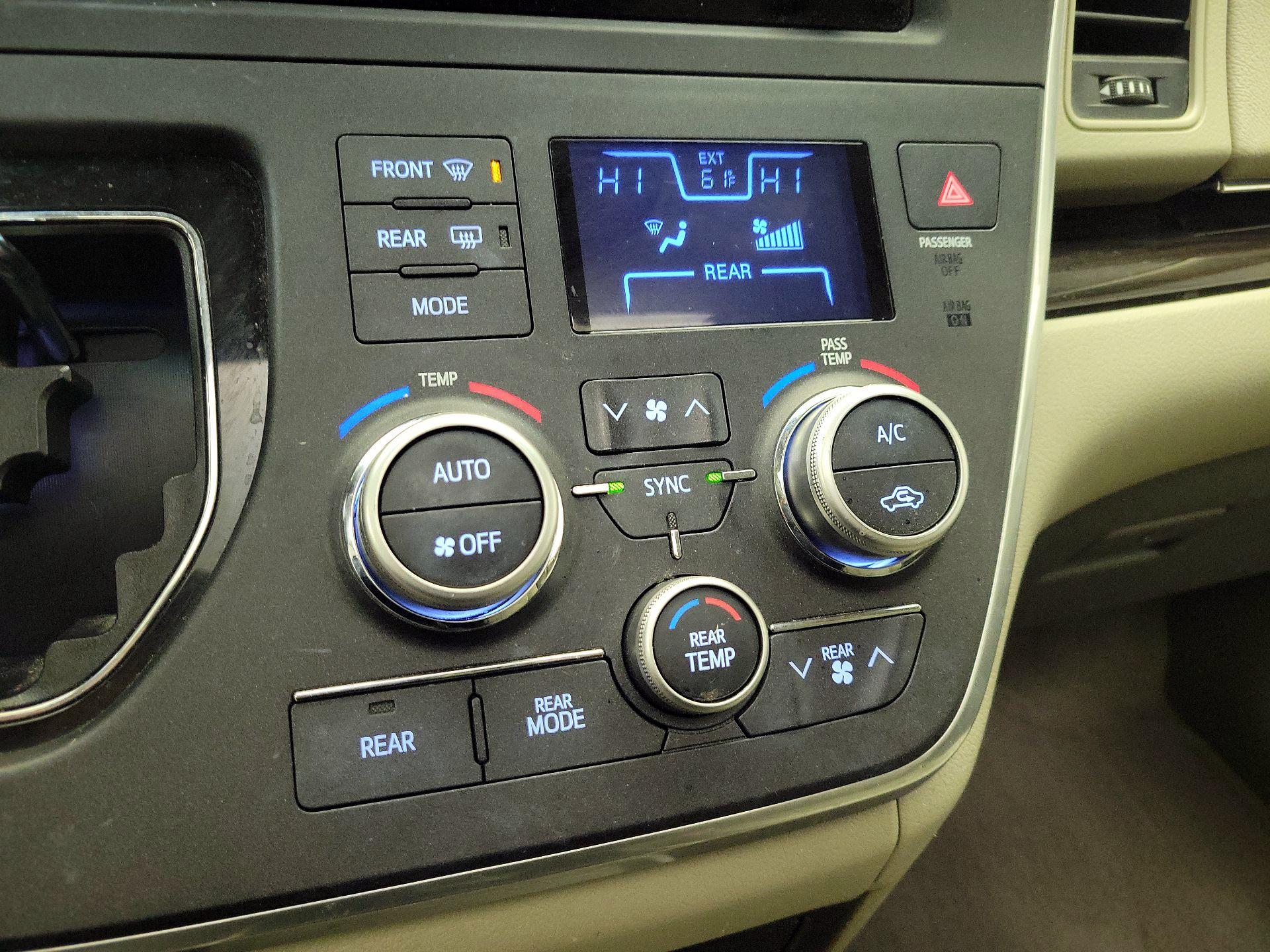 Thumbnail: 2015 Toyota Sienna - 16