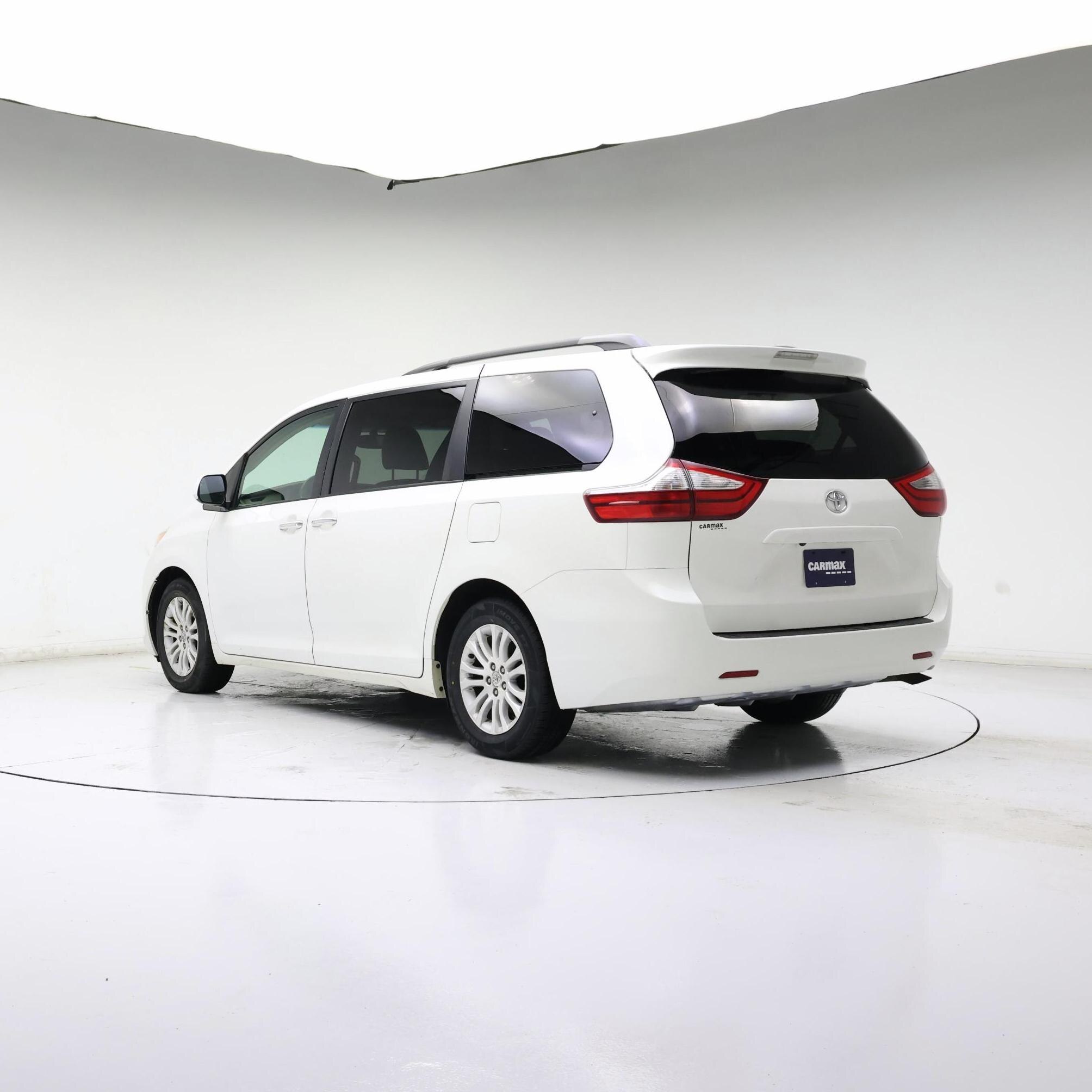 Thumbnail: 2015 Toyota Sienna - 2