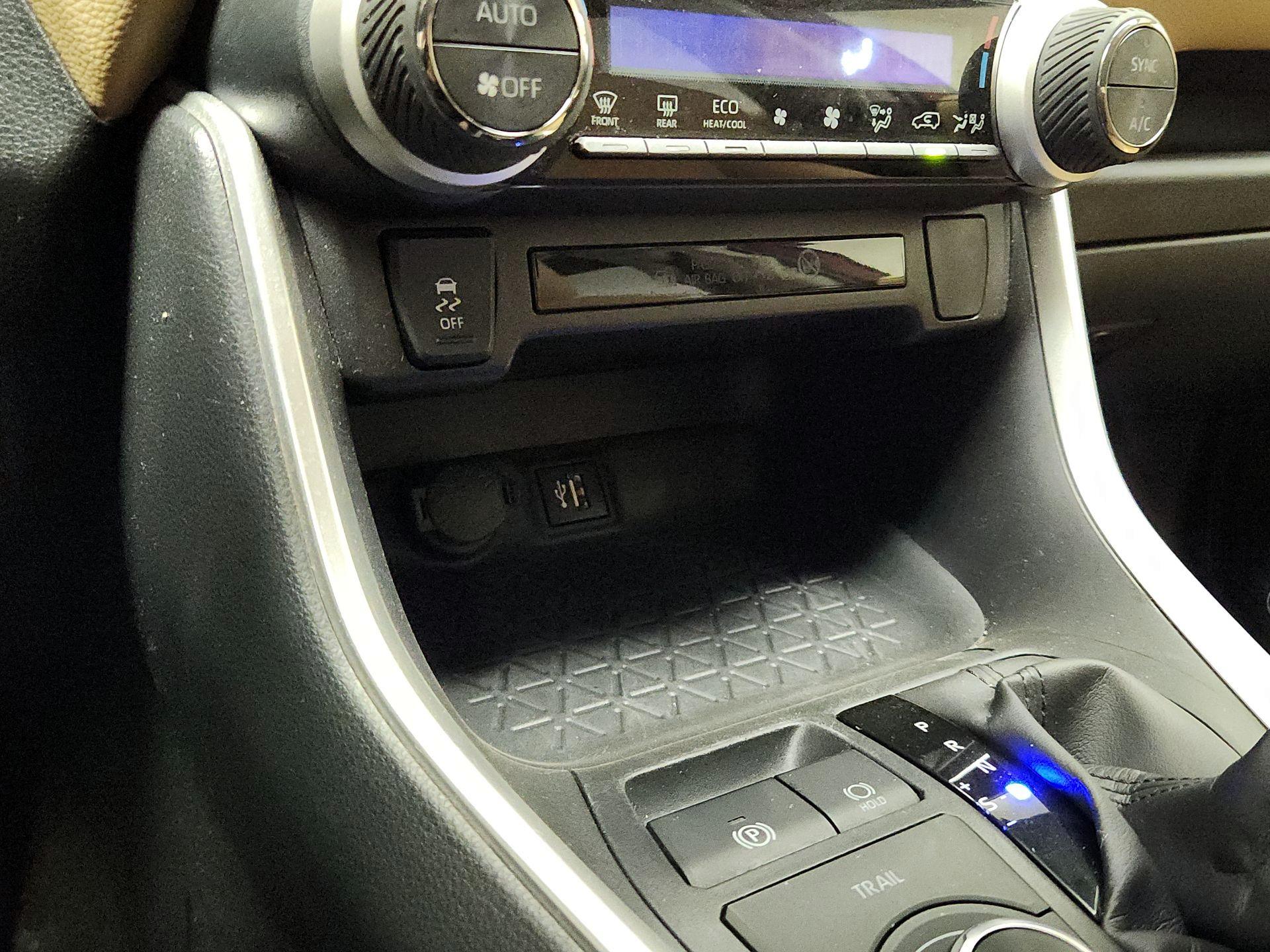 Thumbnail: 2023 Toyota RAV4 - 18