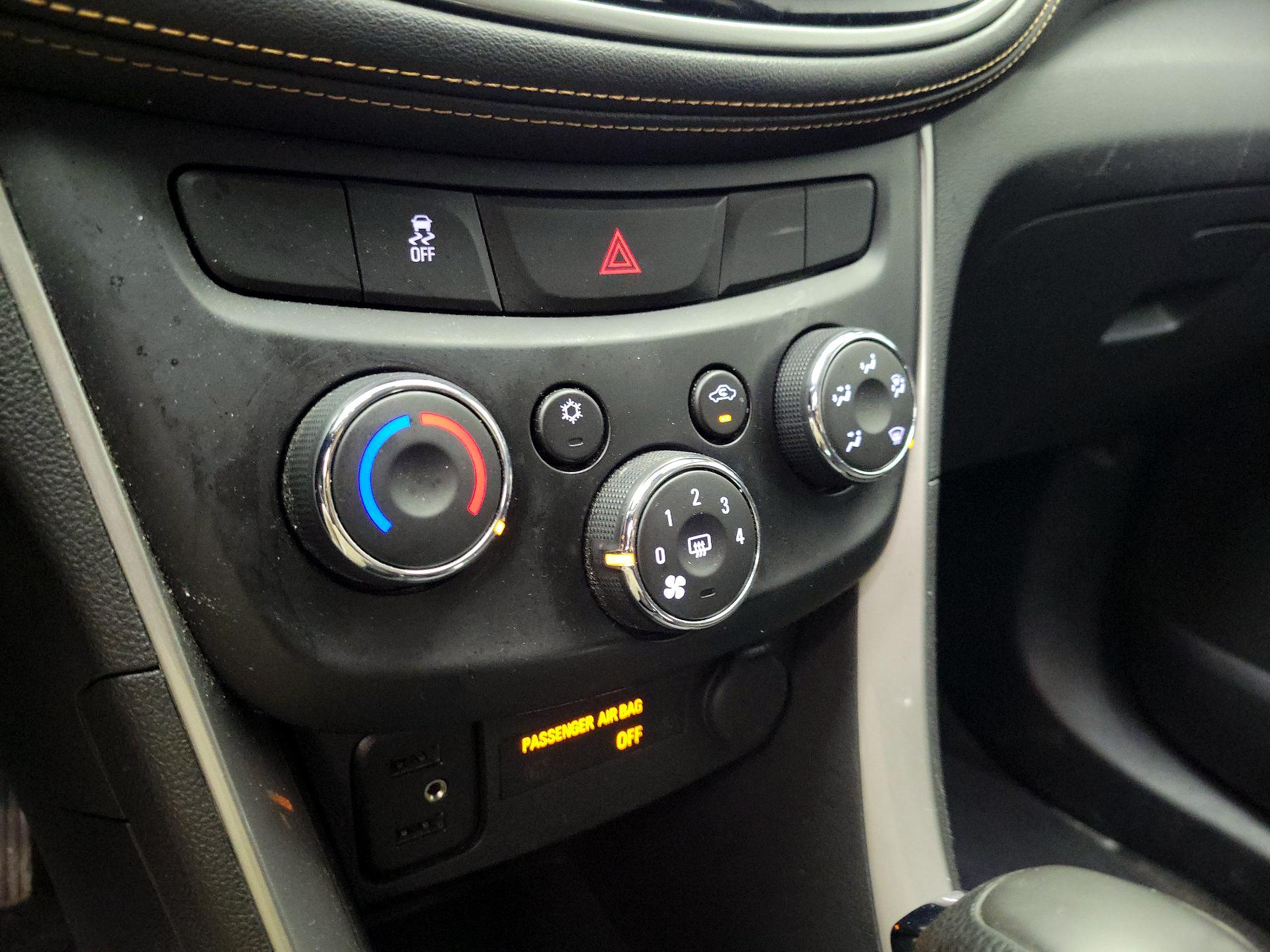 Thumbnail: 2018 Chevrolet Trax - 16