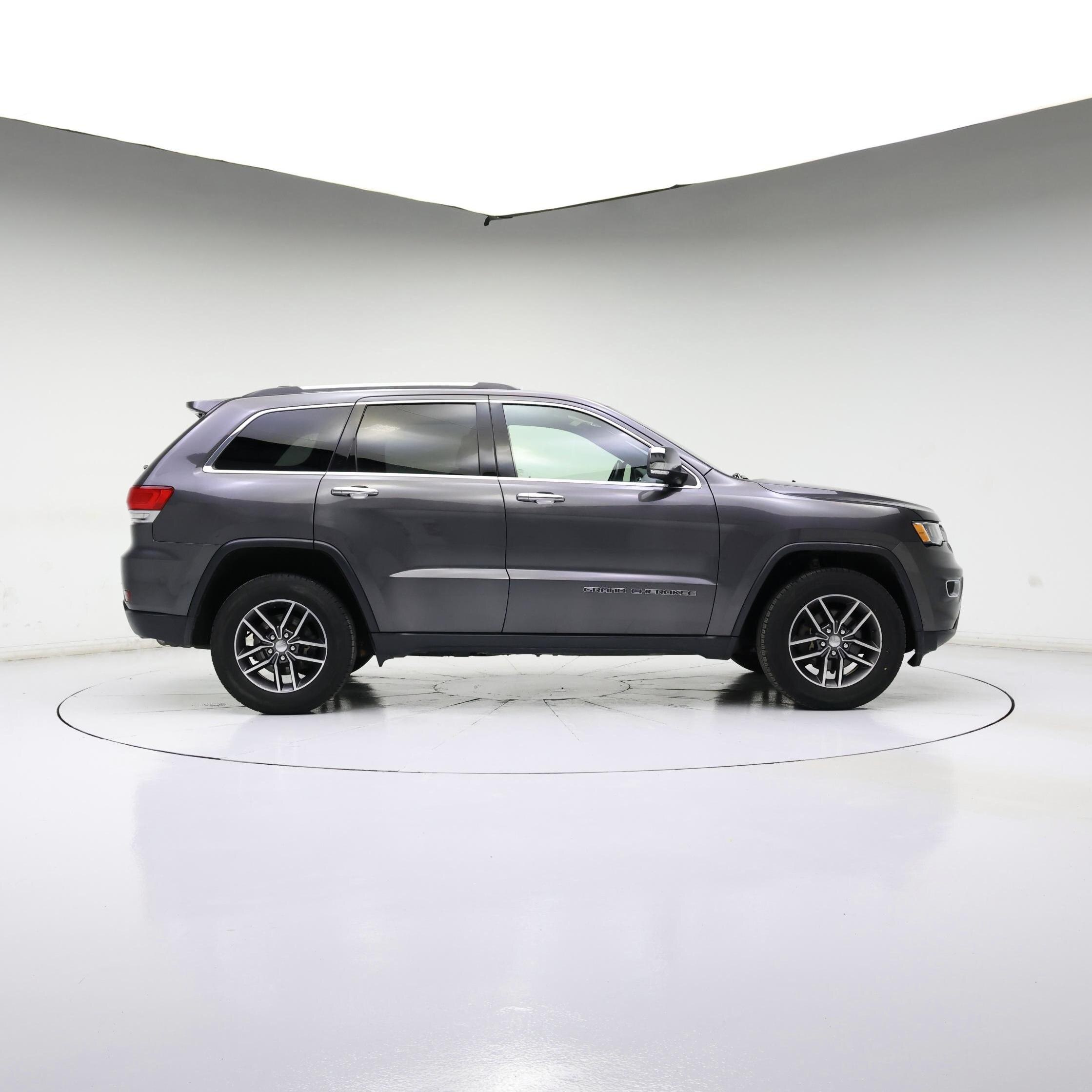 Thumbnail: 2018 Jeep Grand Cherokee - 3