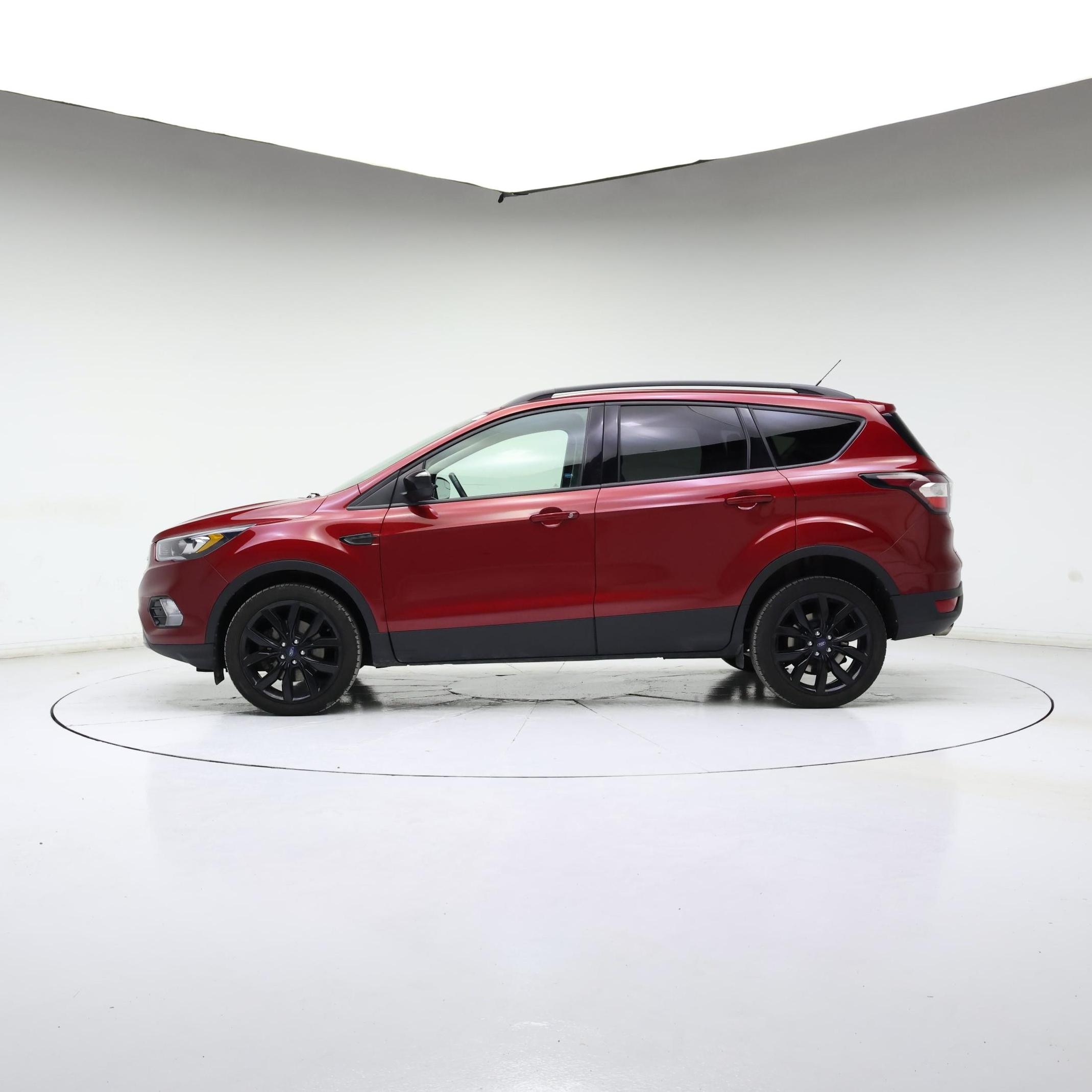 Thumbnail: 2017 Ford Escape - 3
