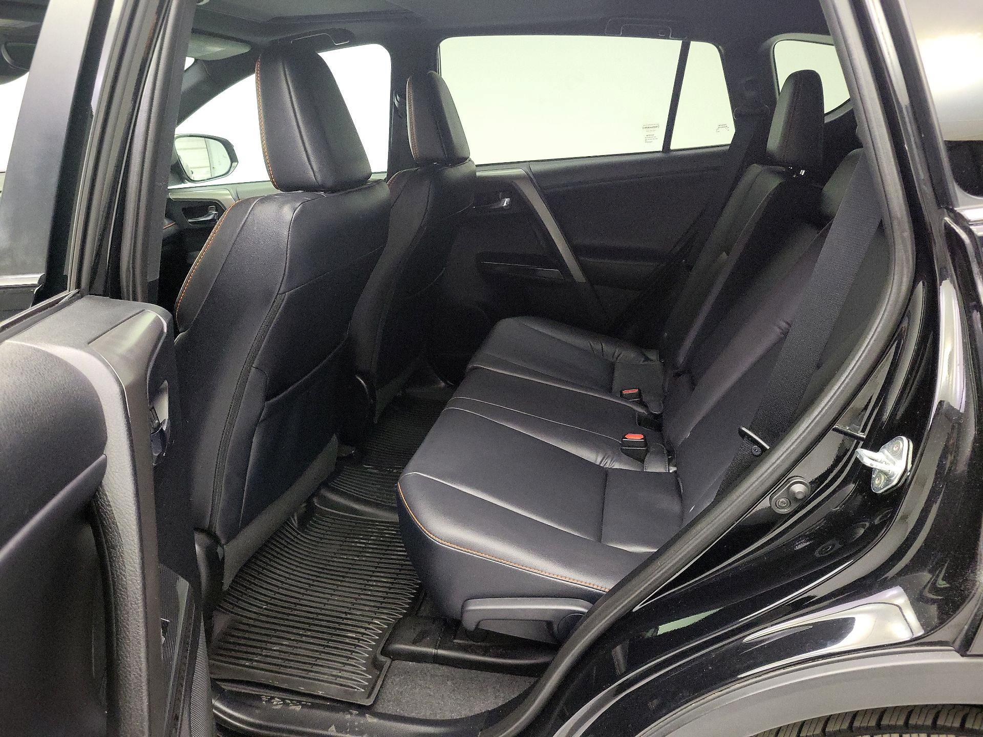 Thumbnail: 2016 Toyota RAV4 - 20