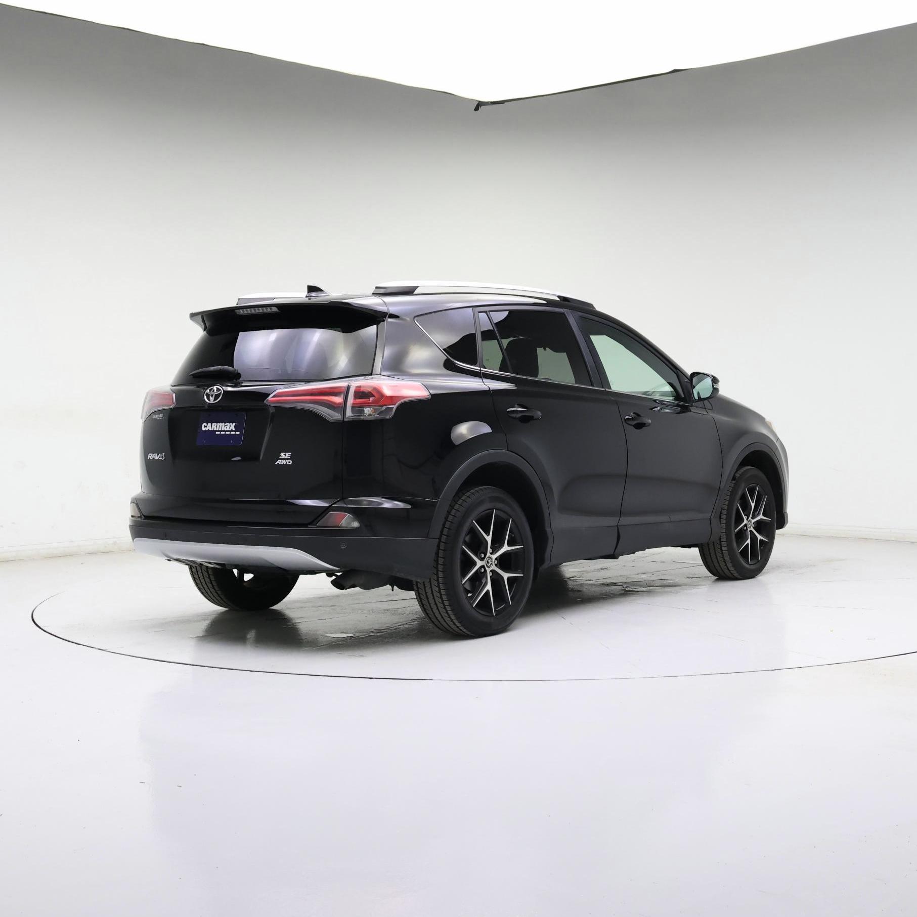 Thumbnail: 2016 Toyota RAV4 - 8