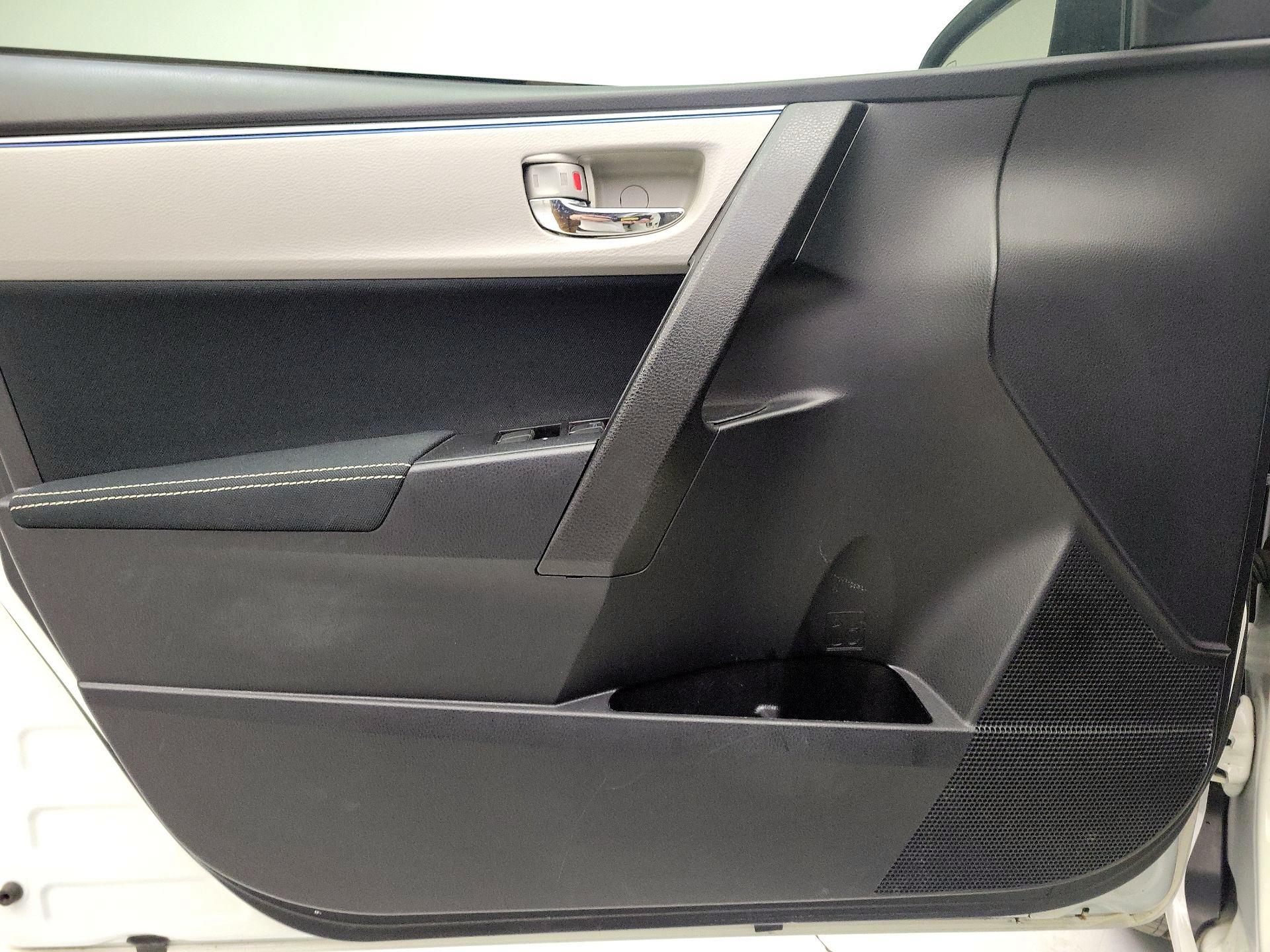 Thumbnail: 2016 Toyota Corolla - 12