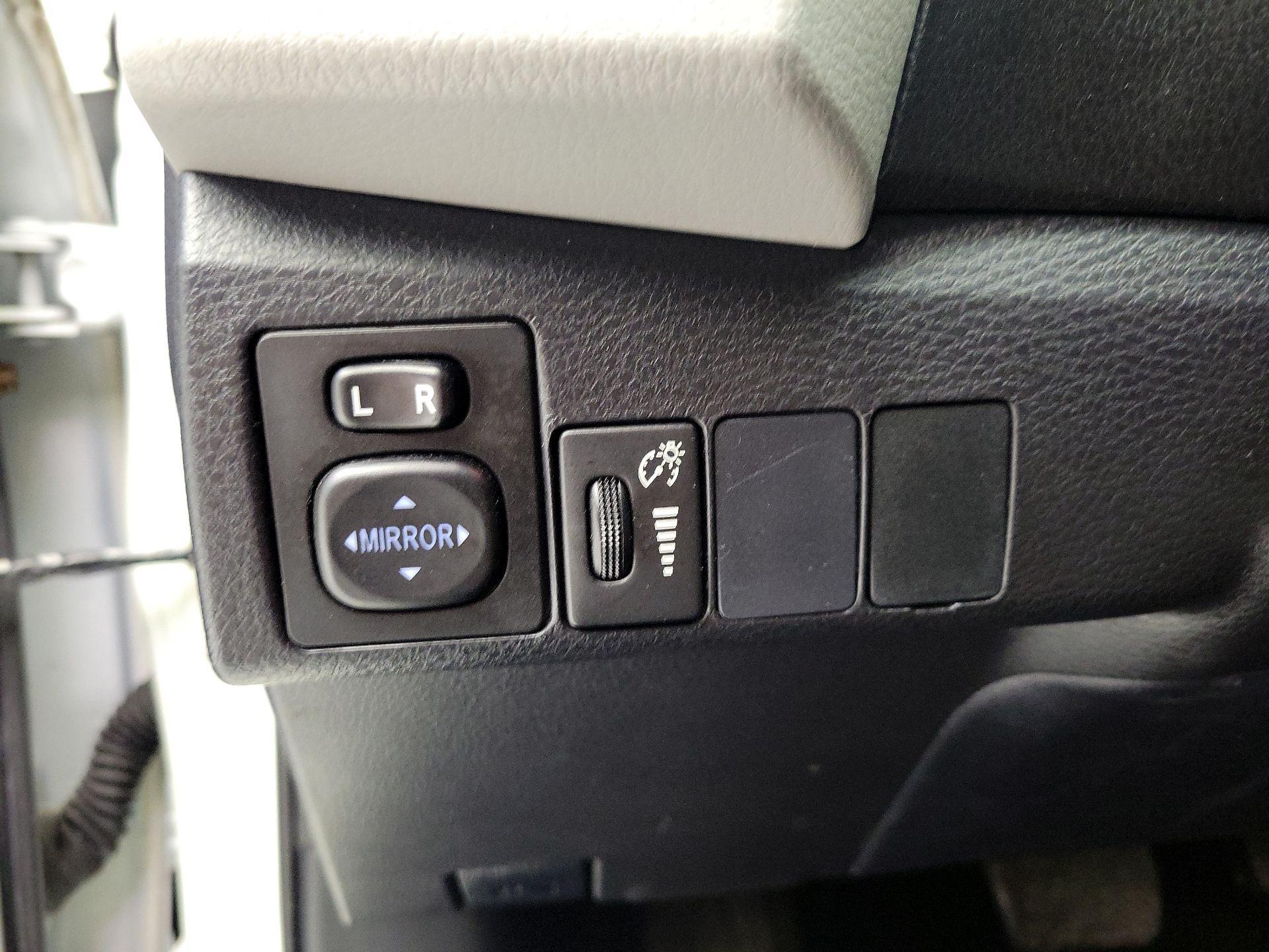 Thumbnail: 2016 Toyota Corolla - 13