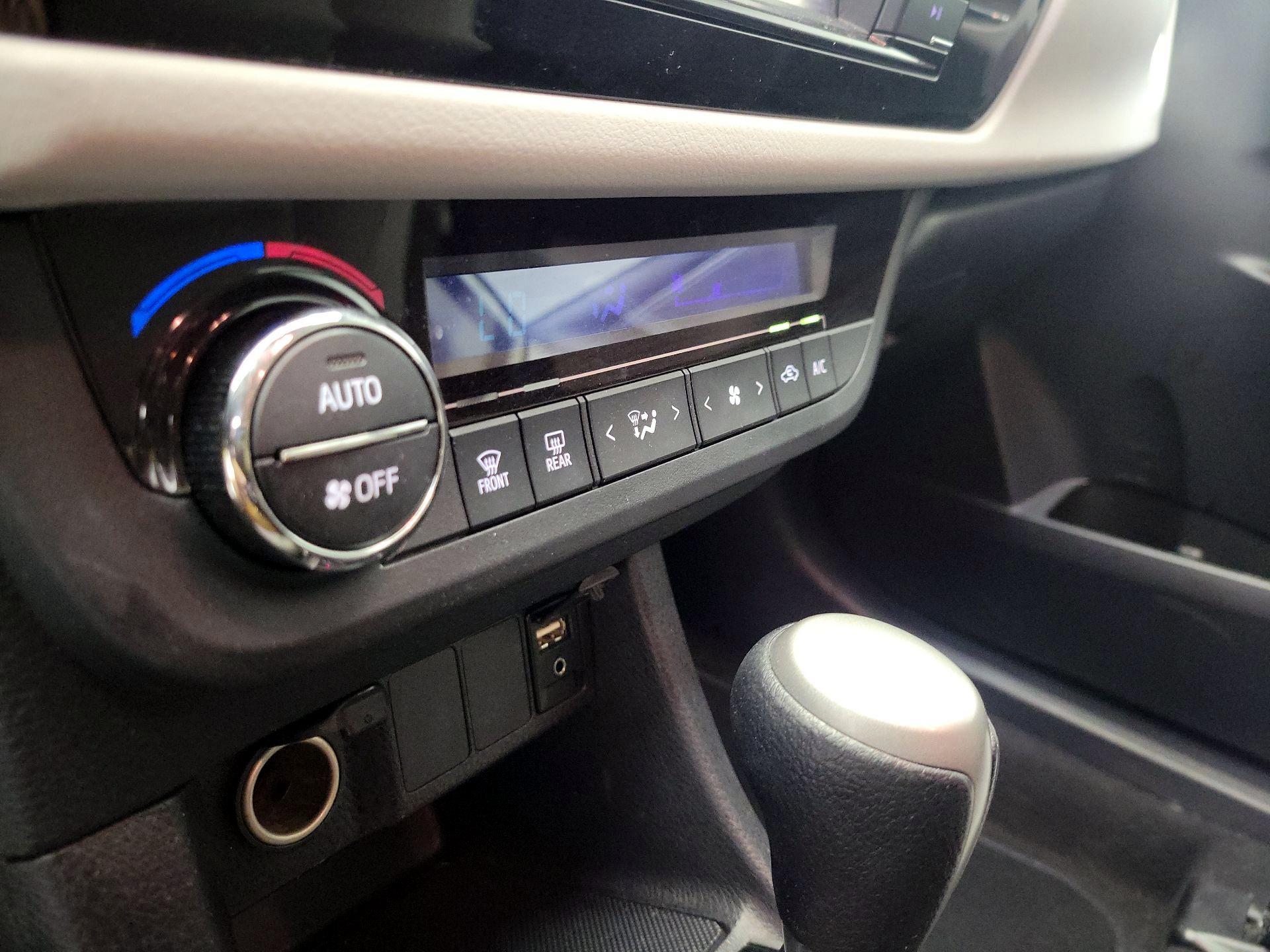 Thumbnail: 2016 Toyota Corolla - 16