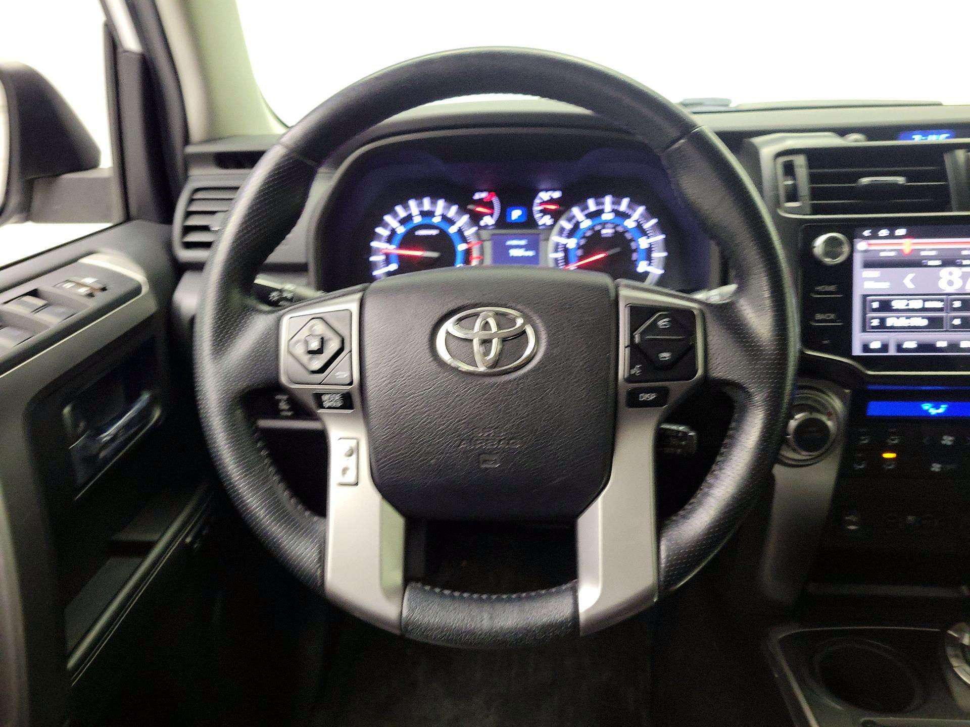 Thumbnail: 2014 Toyota 4Runner - 10