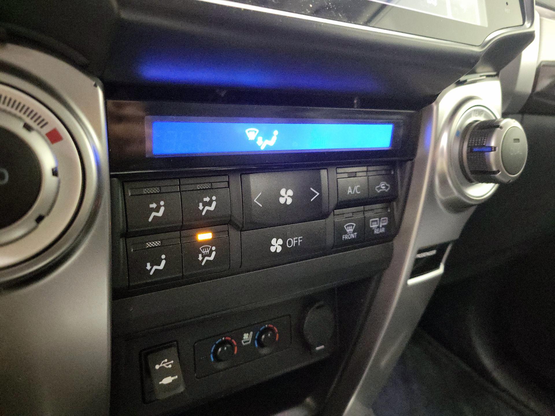 Thumbnail: 2014 Toyota 4Runner - 15