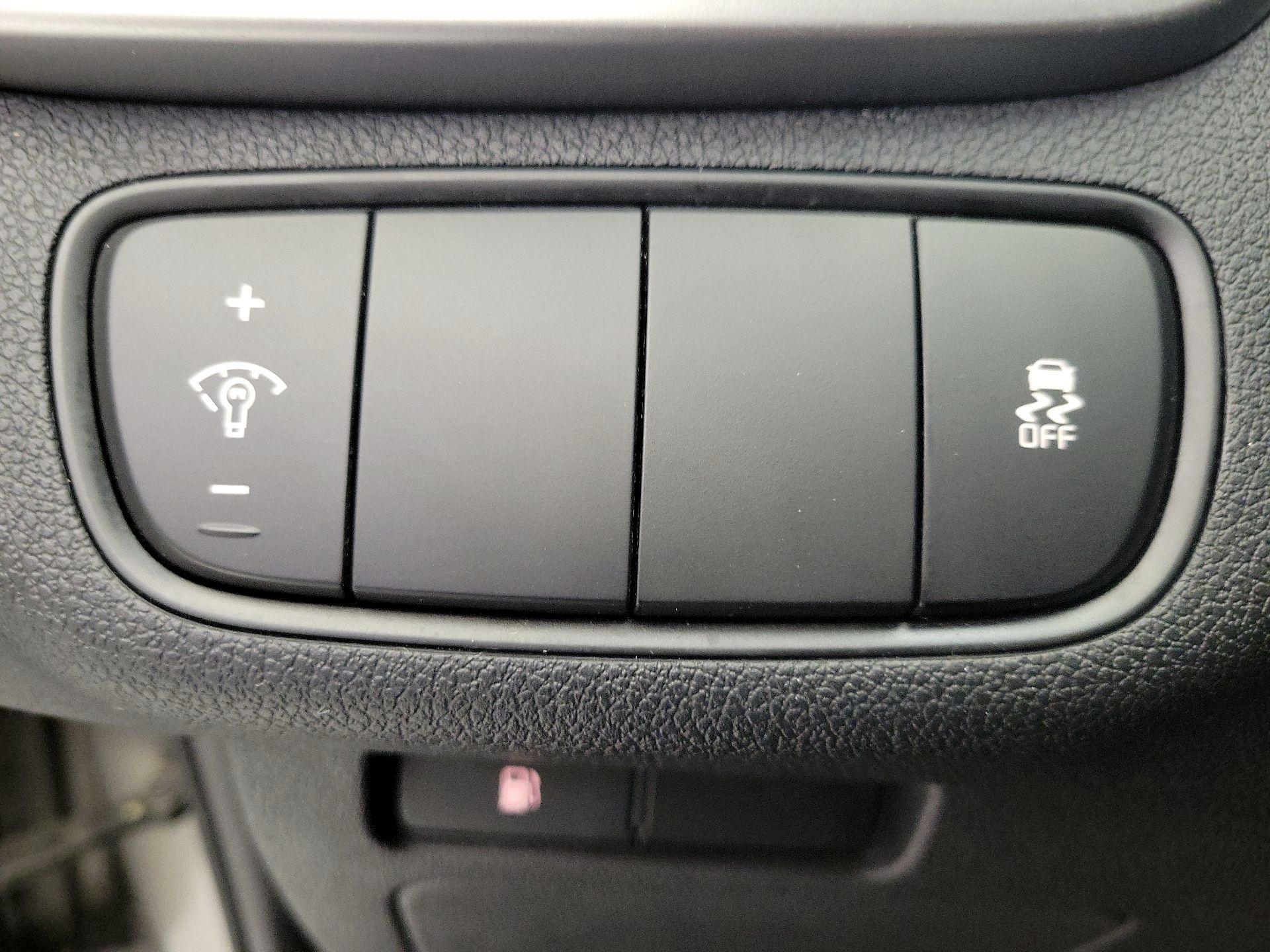 Thumbnail: 2017 Kia Sorento - 13