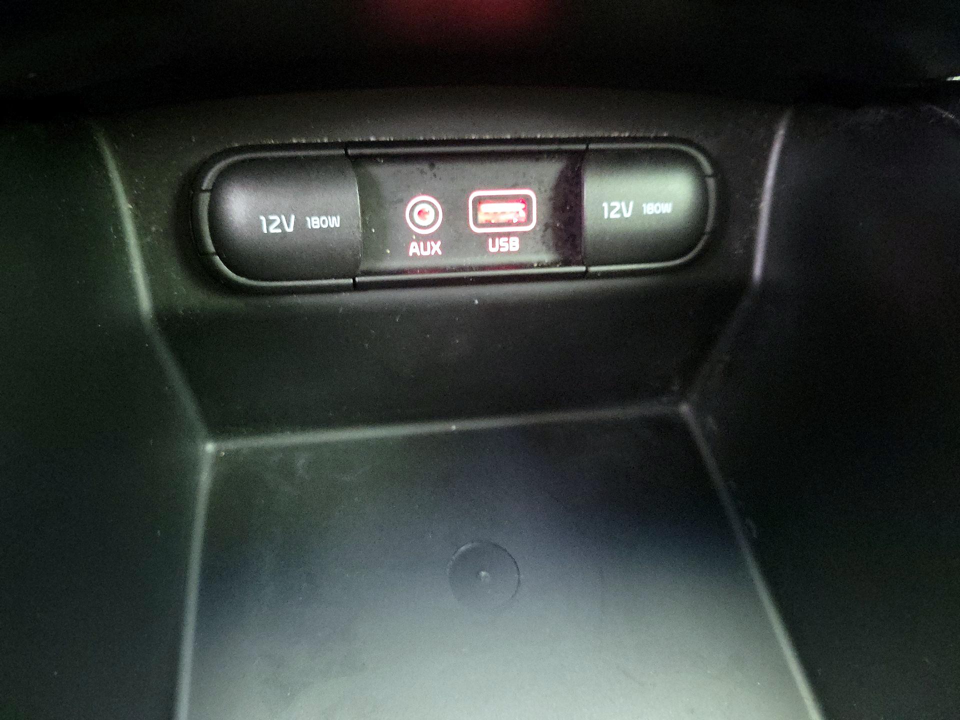 Thumbnail: 2017 Kia Sorento - 18