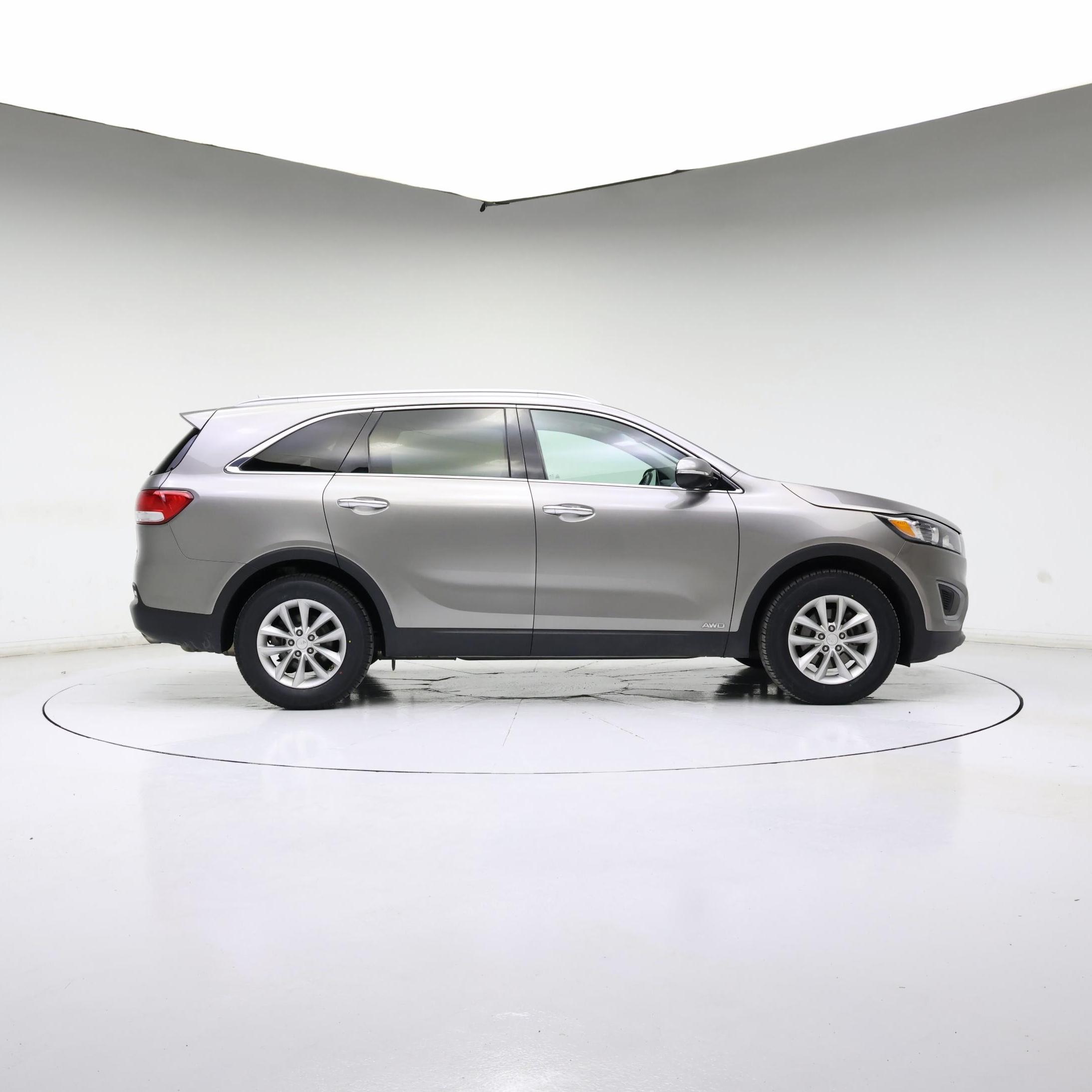 Thumbnail: 2017 Kia Sorento - 7