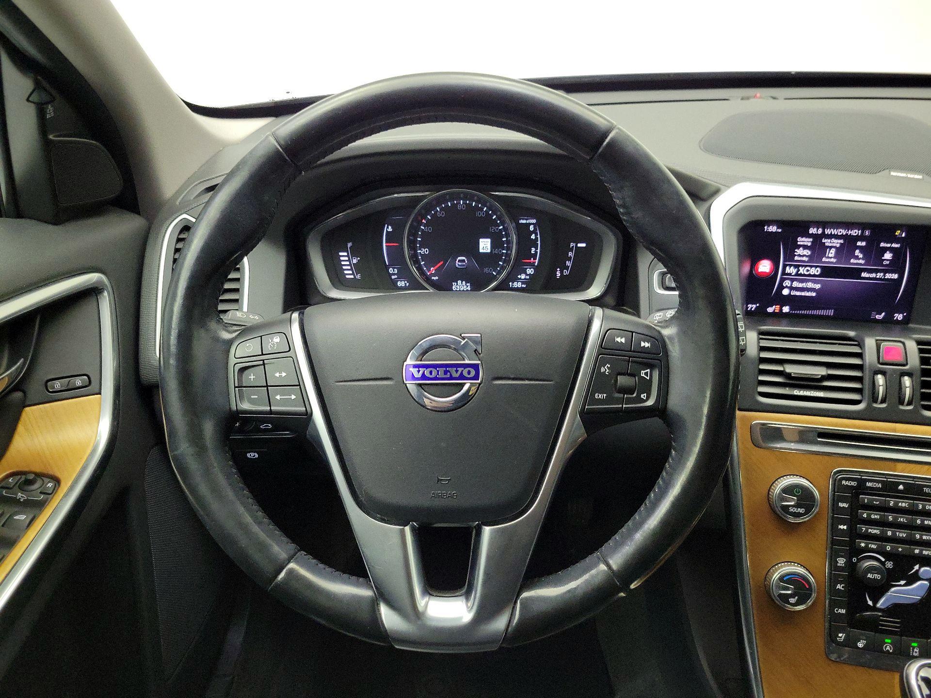 Thumbnail: 2017 Volvo XC60 - 10