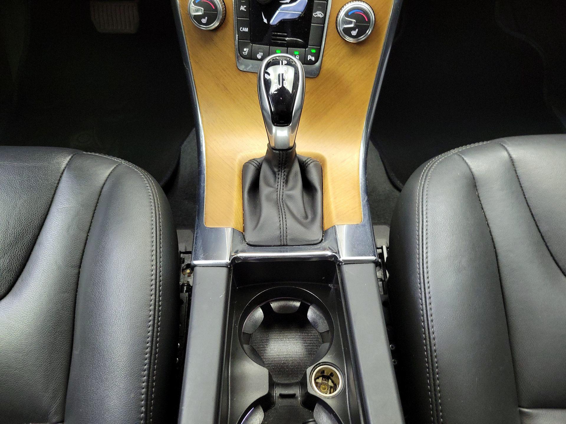 Thumbnail: 2017 Volvo XC60 - 17