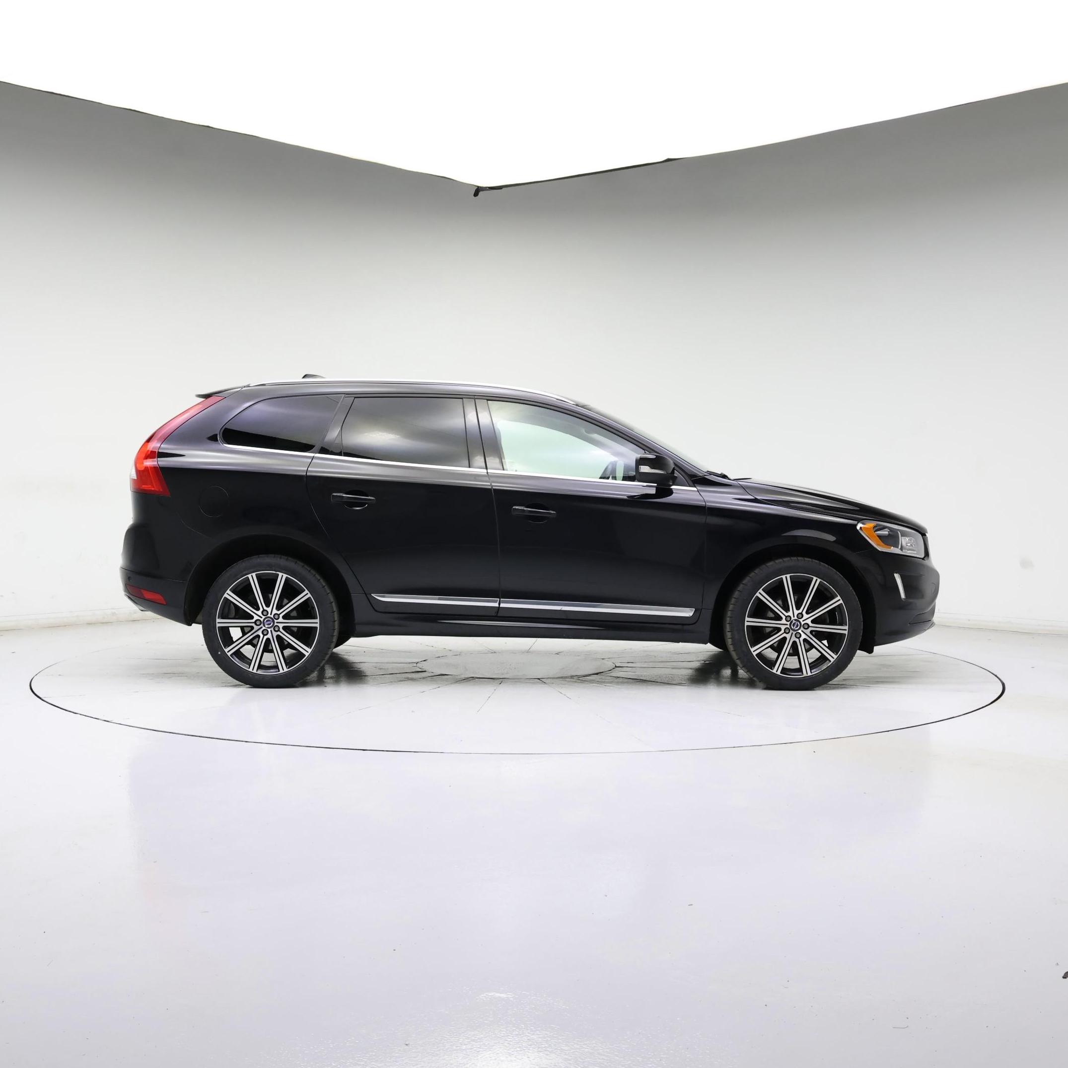 Thumbnail: 2017 Volvo XC60 - 7