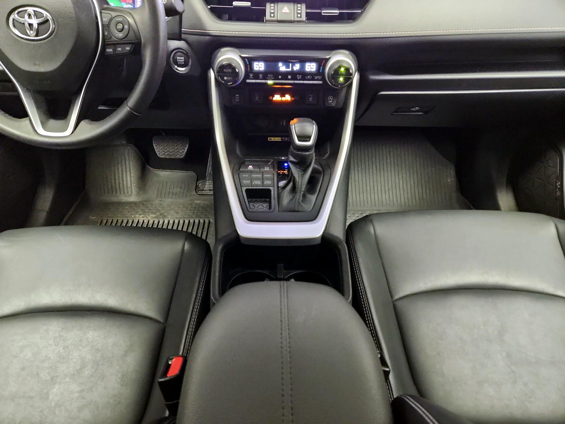 Thumbnail: 2023 Toyota RAV4 - 17