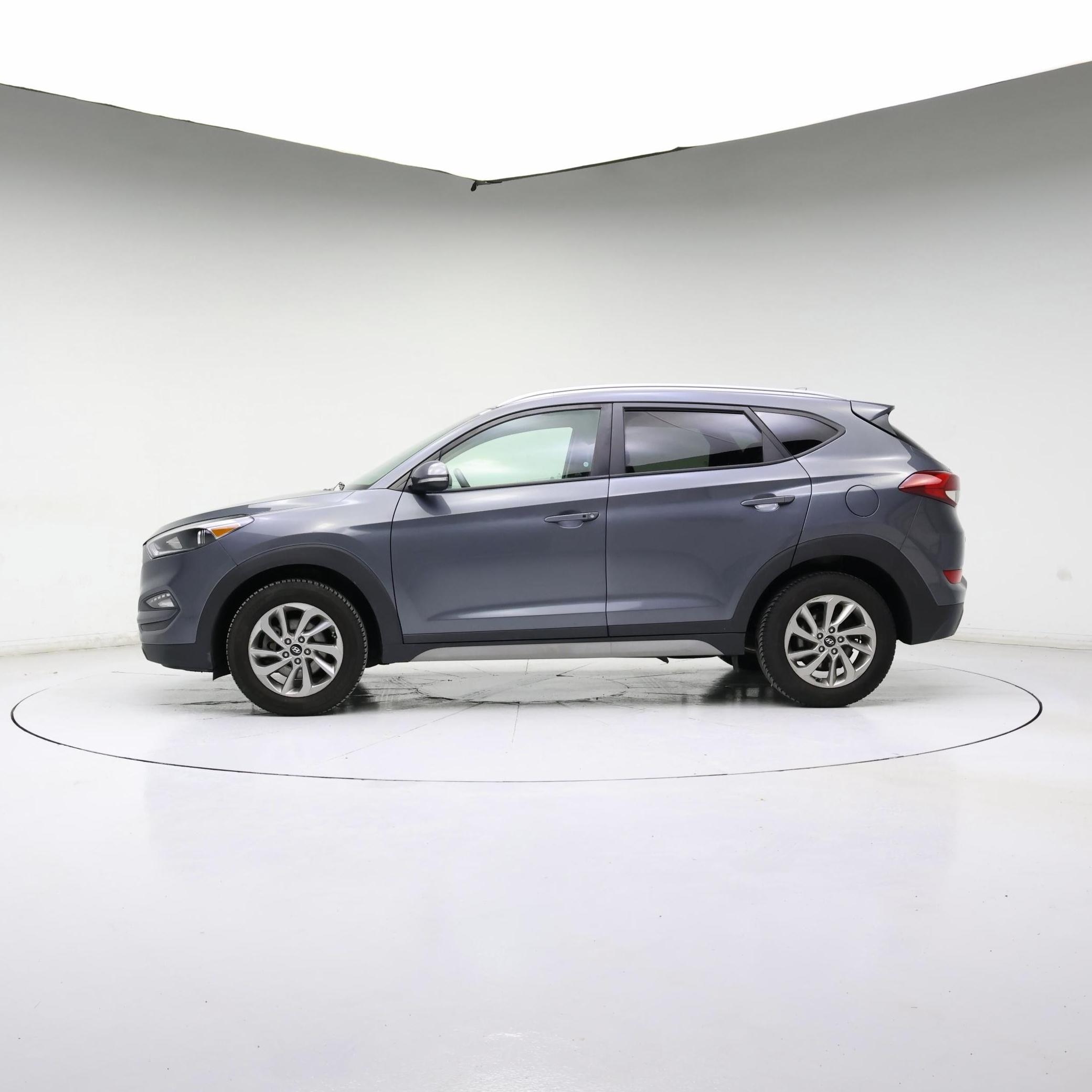 Thumbnail: 2017 Hyundai Tucson - 3