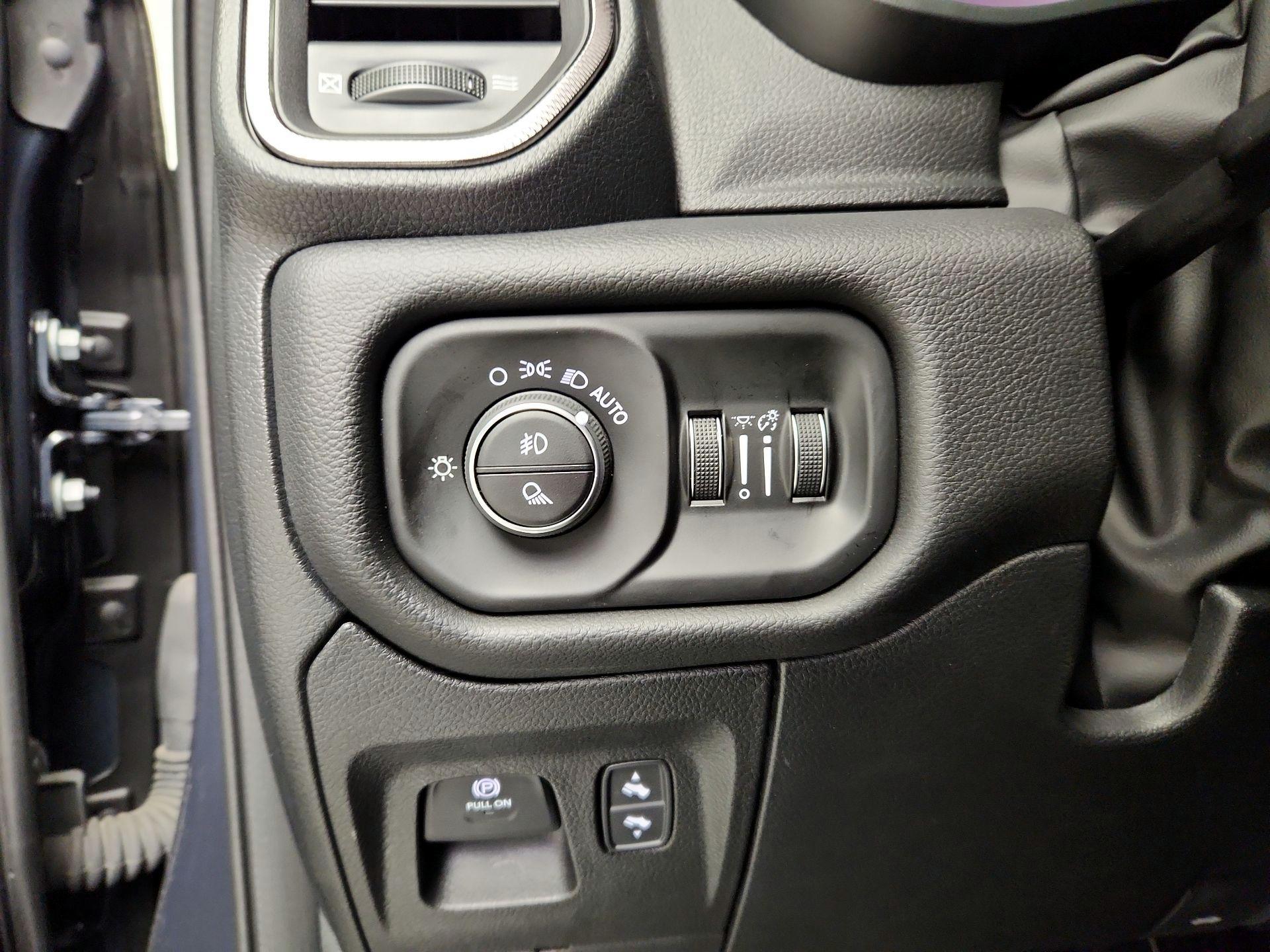 Thumbnail: 2025 RAM 1500 - 13