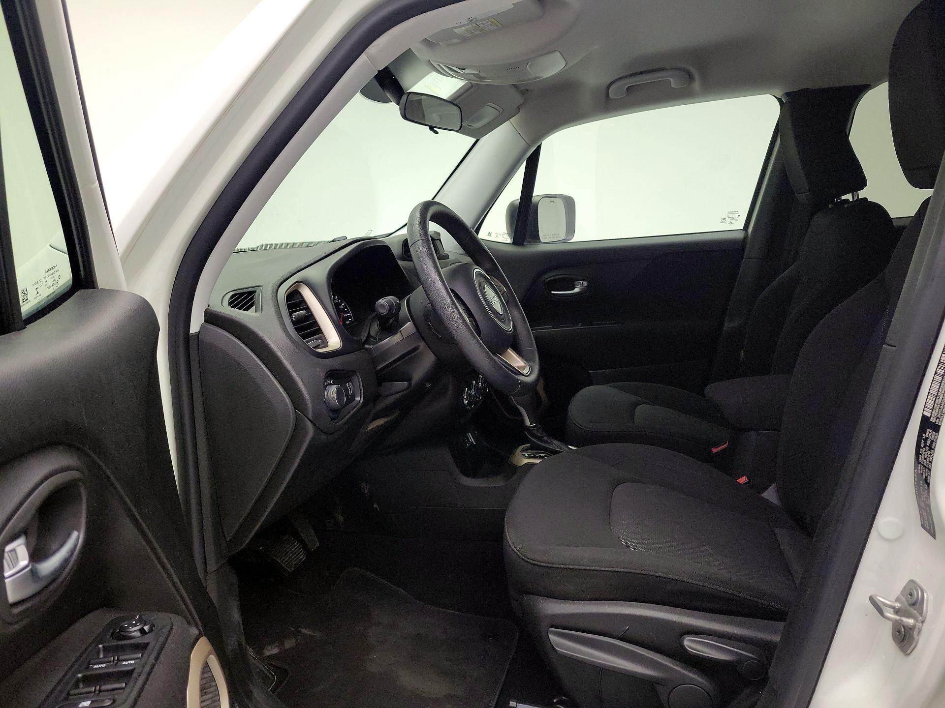 Thumbnail: 2017 Jeep Renegade - 11