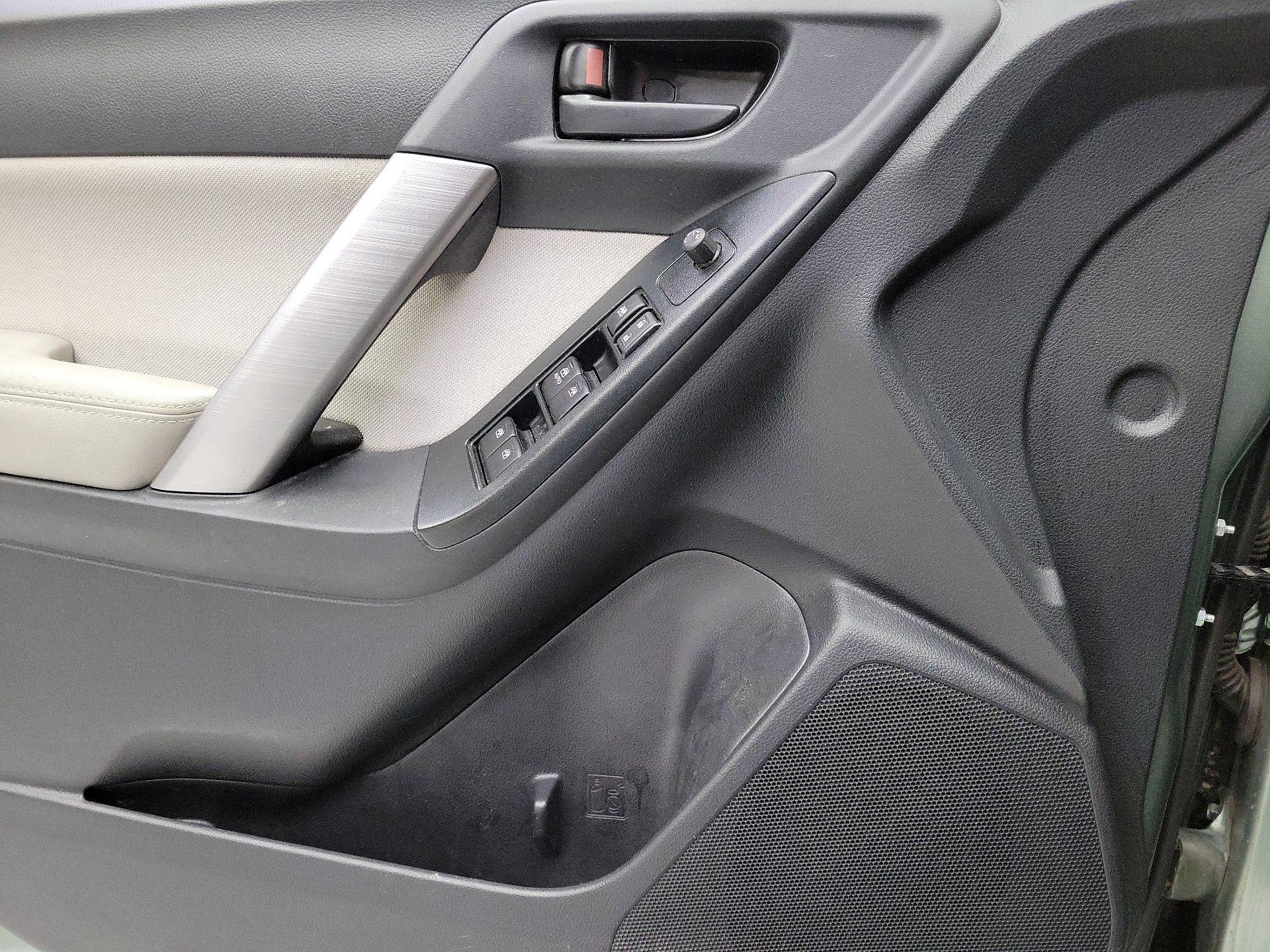 Thumbnail: 2016 Subaru Forester - 12